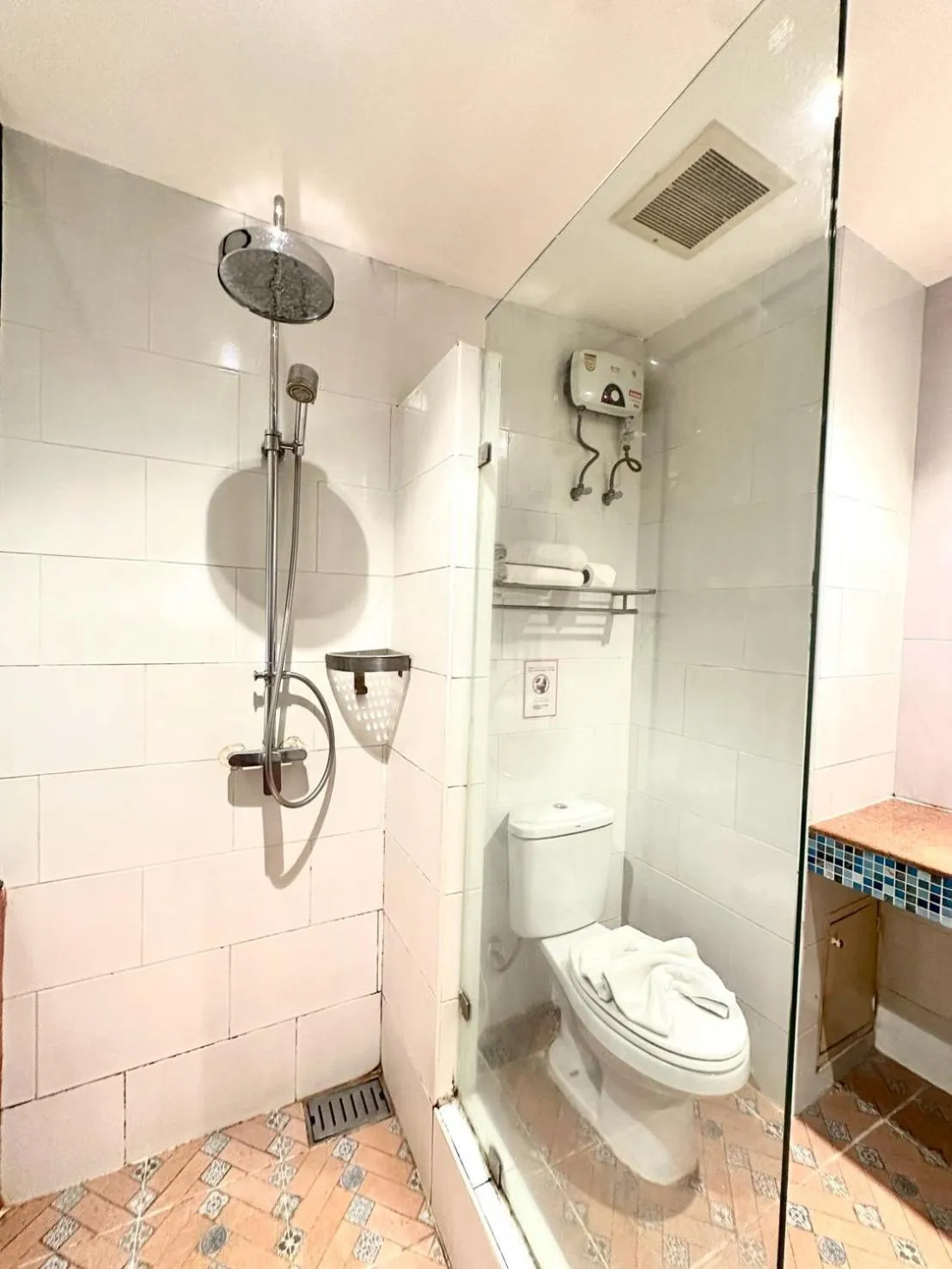 Shower in Studio F Sukhumvit