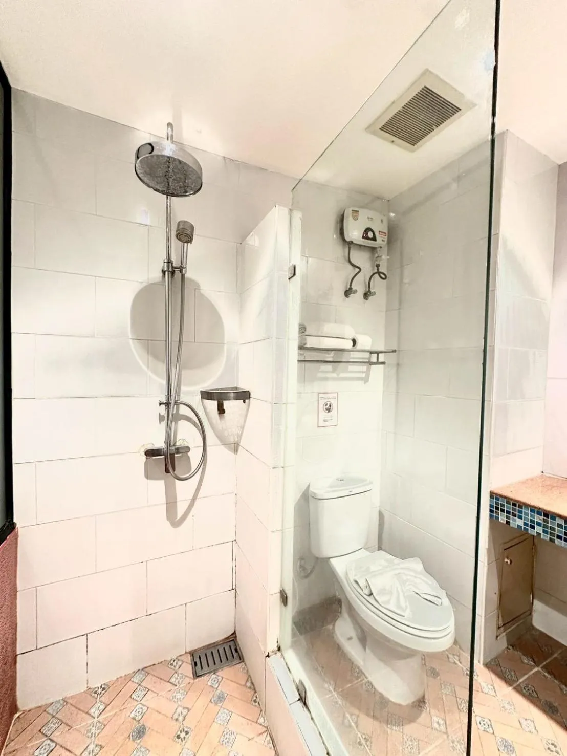 Shower in Studio F Sukhumvit