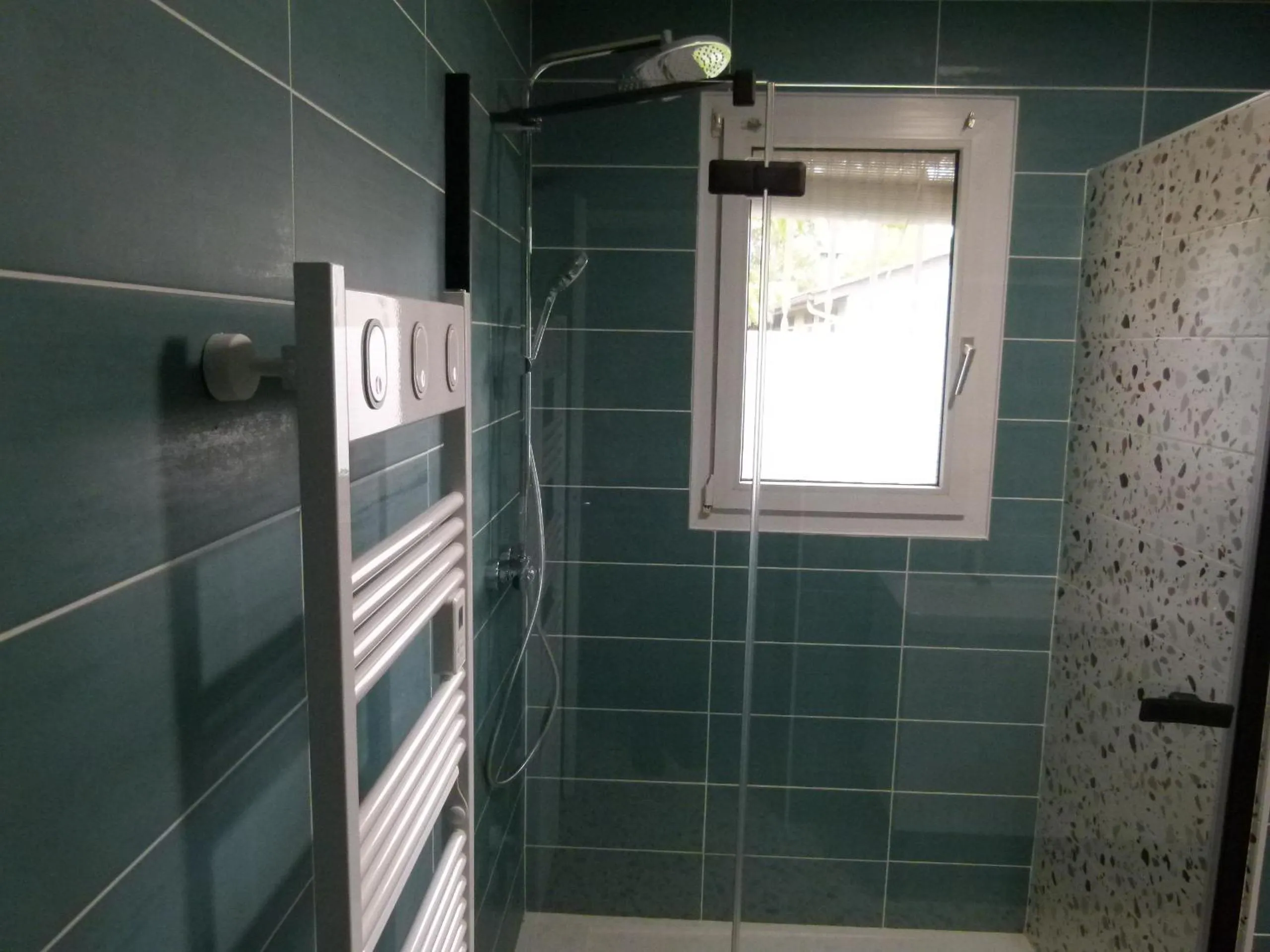 Bathroom in Les Calicots Sanguinet