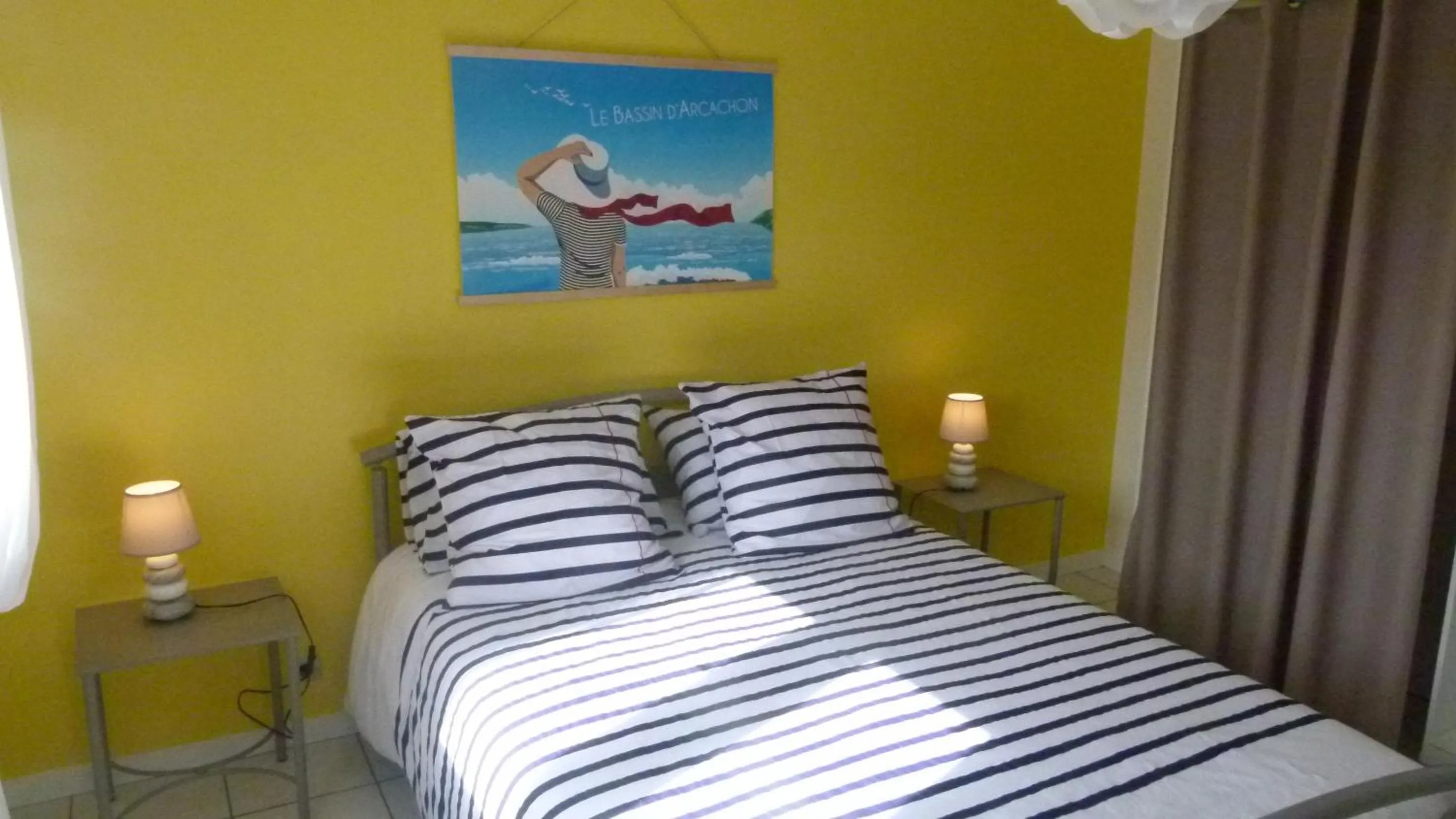 Bedroom in Les Calicots Sanguinet