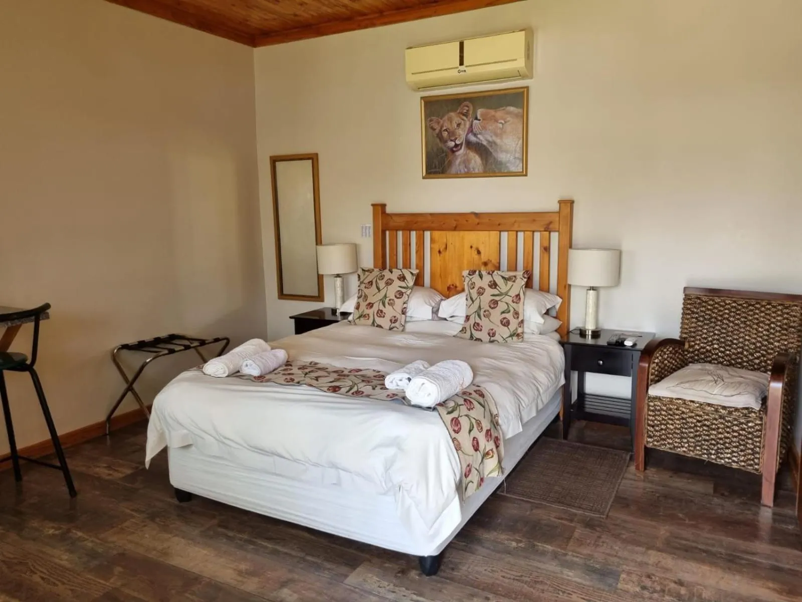 Bed in Kwela Bed & Breakfast