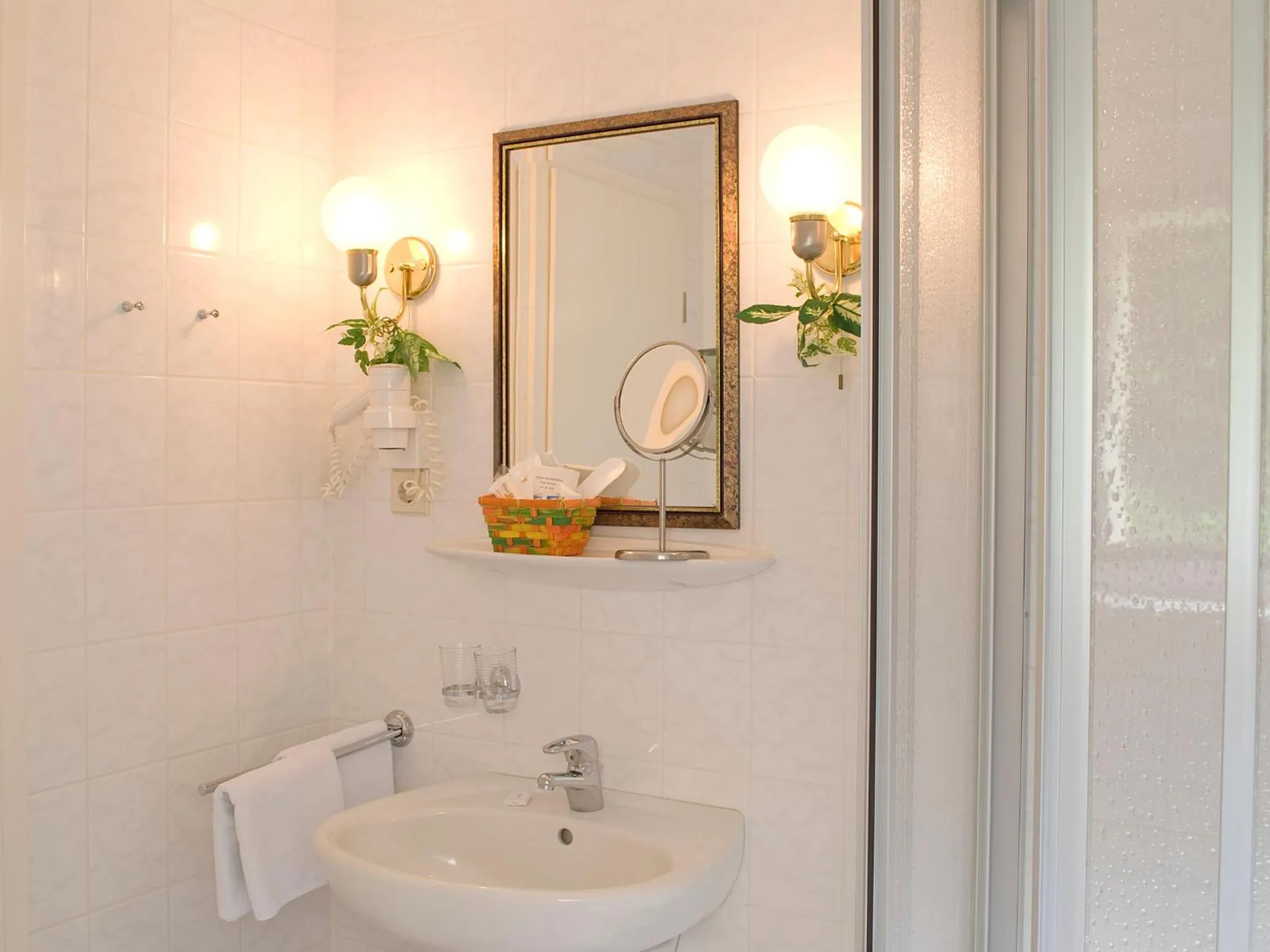 Bathroom in Hotel Sonne