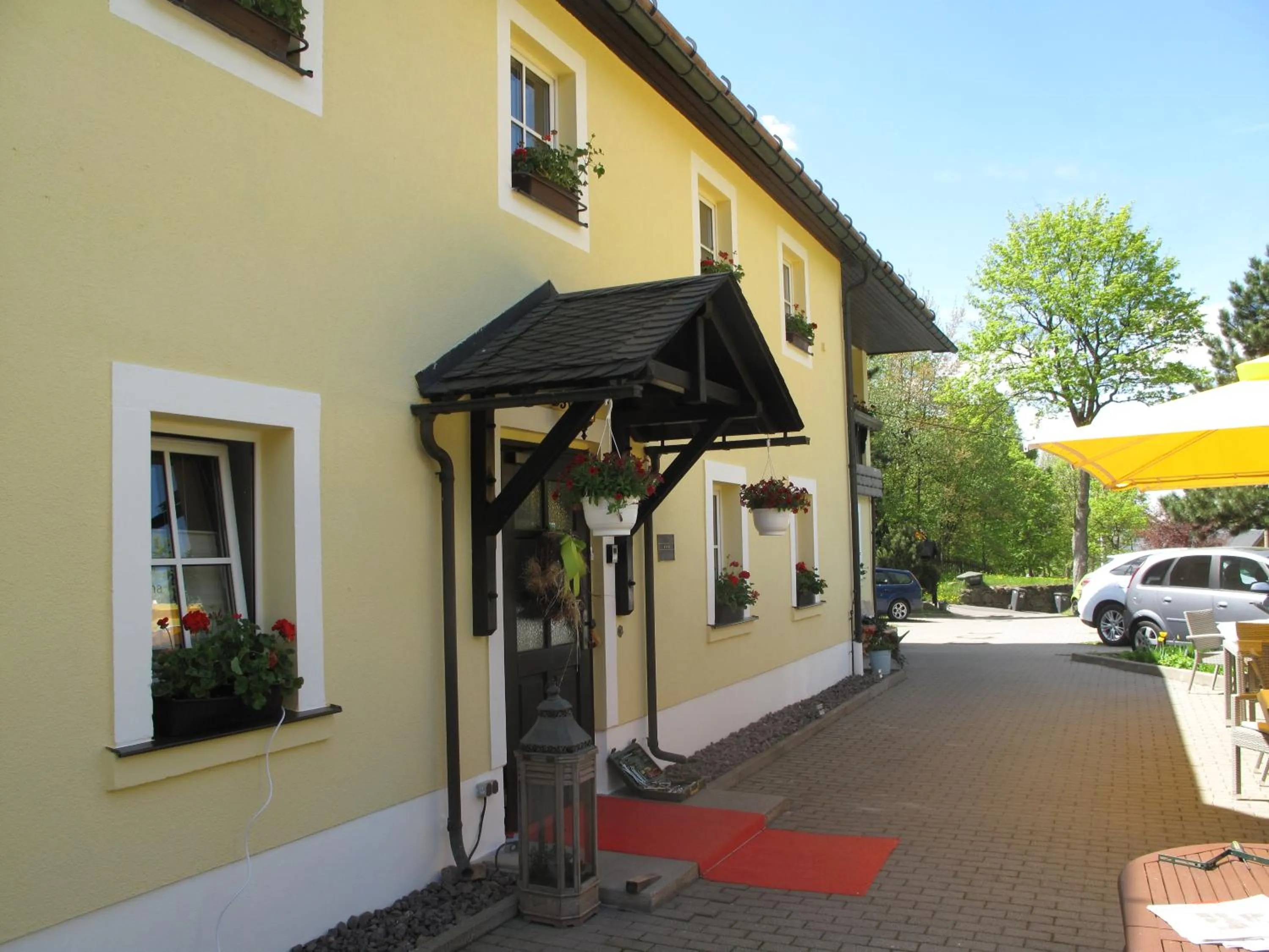 Property building in Hotel Sonne