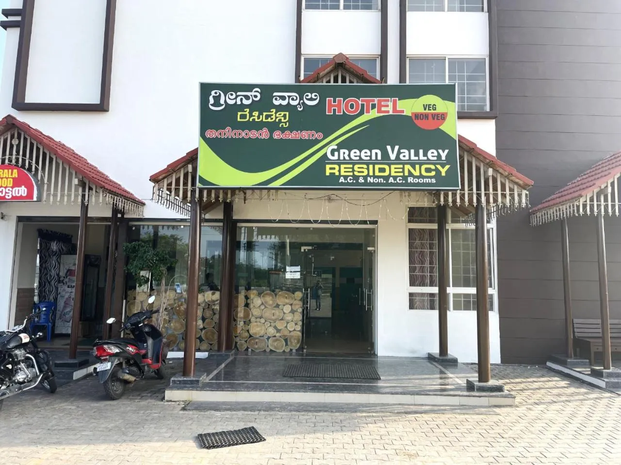 Facade/entrance in Green Valley Residency