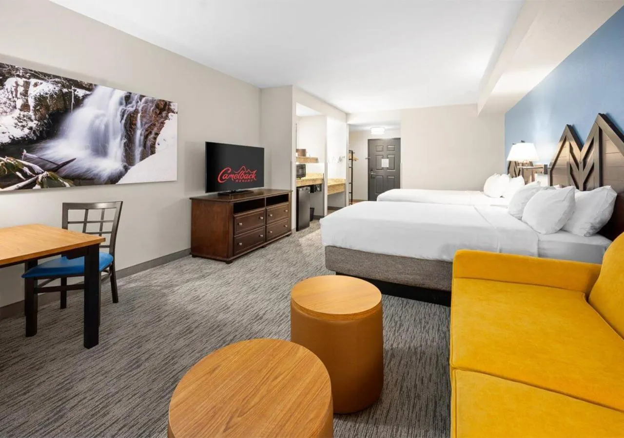 Bedroom, Bed in Camelback Resort