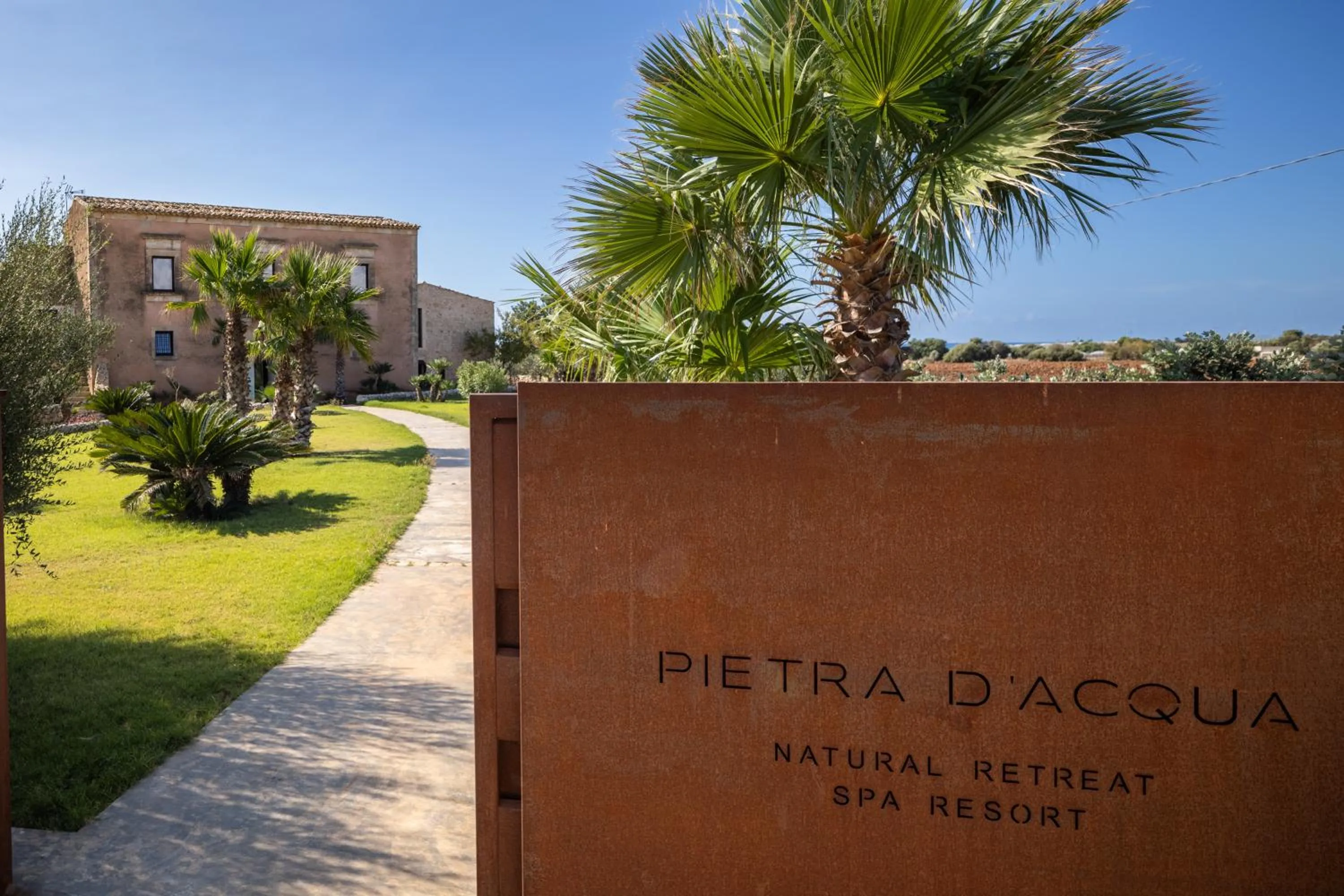 Property building in Pietra d'Acqua Resort & Spa by Geocharme