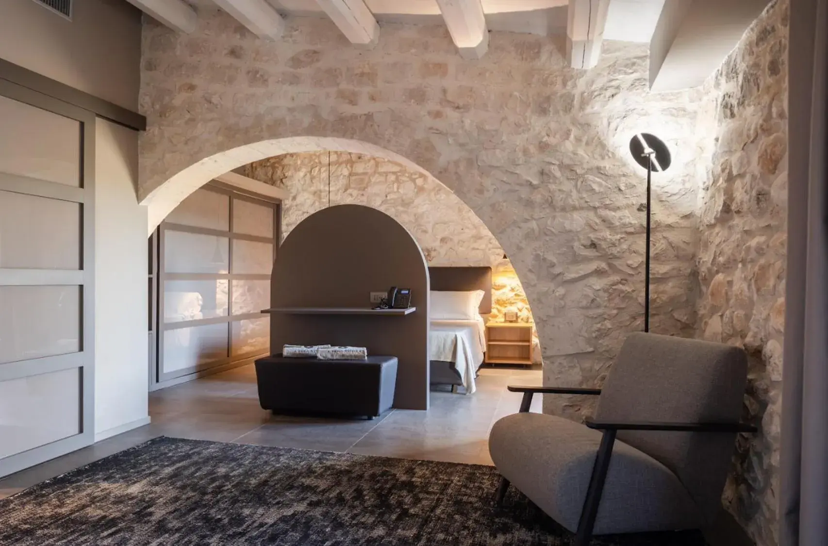 Luxury Triple Room in Pietra d'Acqua Resort & Spa by Geocharme Luxury Triple Room in Pietra d'Acqua Resort & Spa by Geocharme