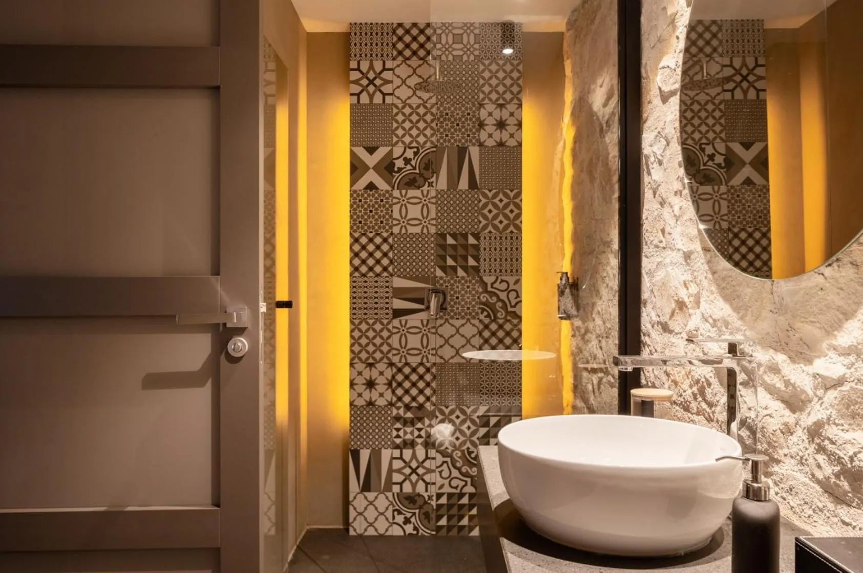 Bathroom in Pietra d'Acqua Resort & Spa by Geocharme