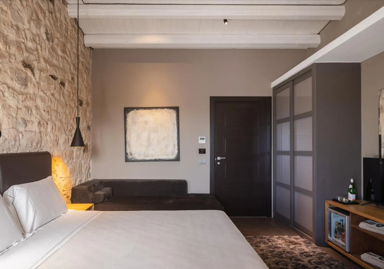 Photo of the whole room, Bed in Pietra d'Acqua Resort & Spa by Geocharme