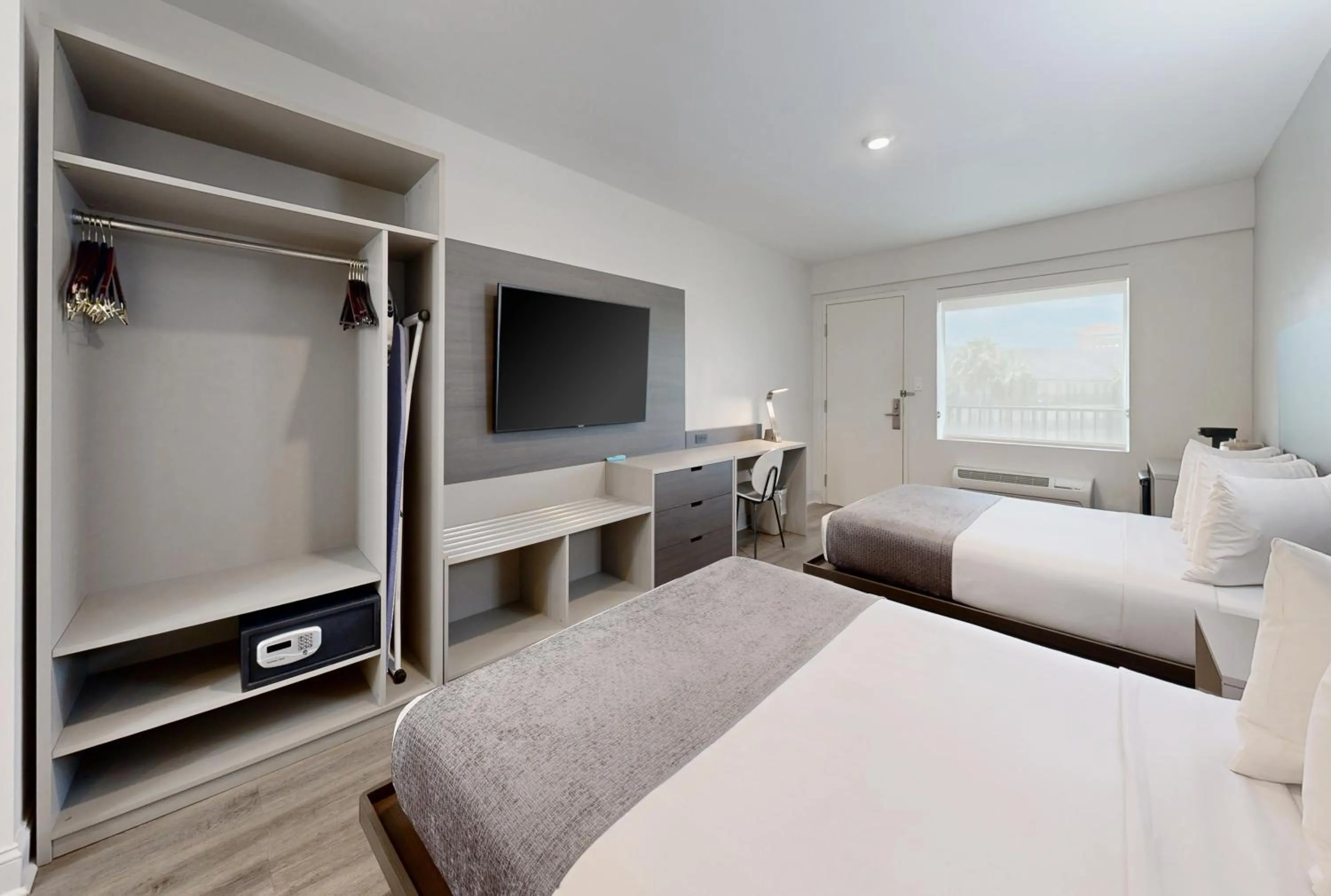 Bed in Avanti International Resort