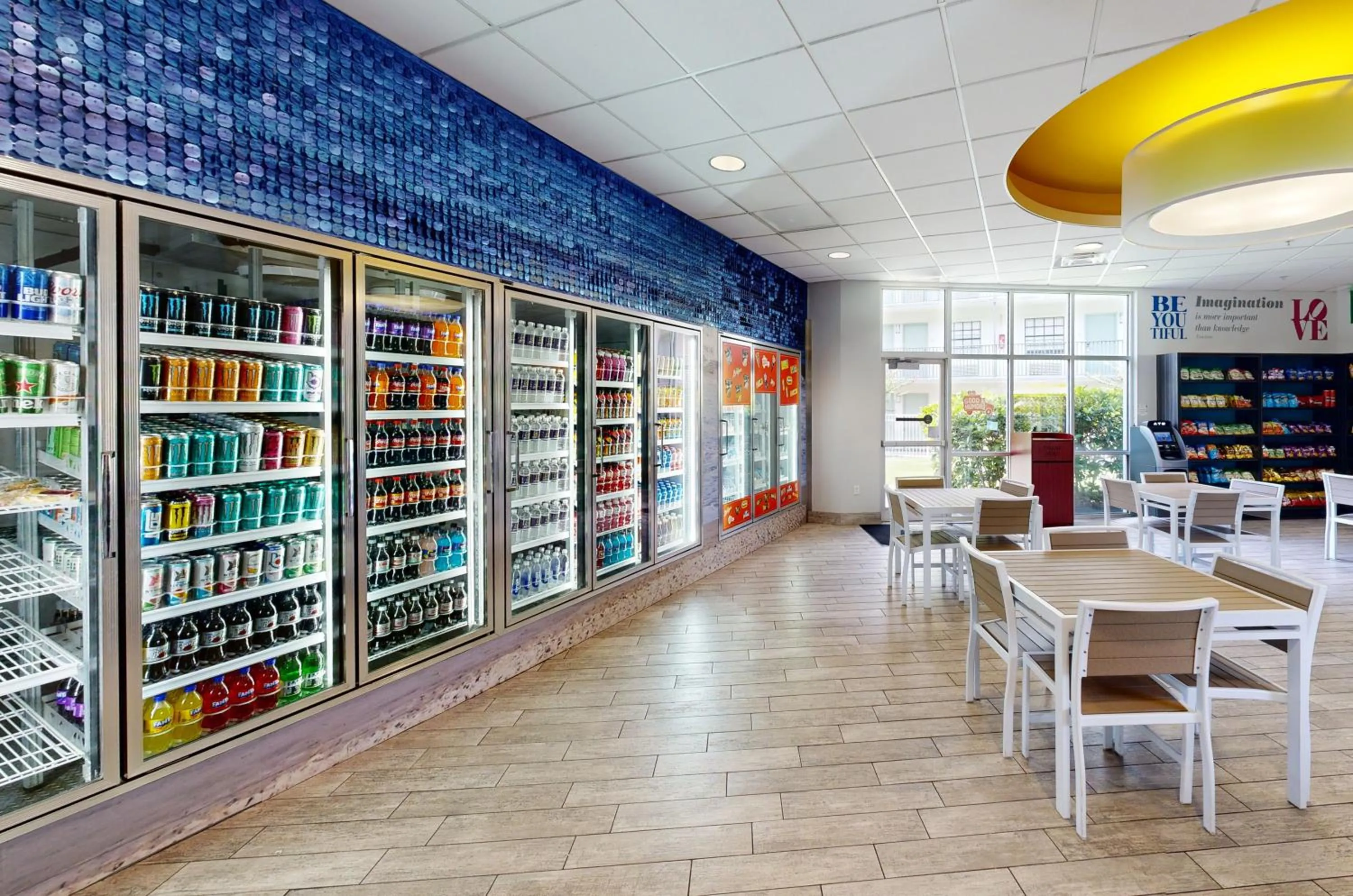 Restaurant/places to eat in Avanti International Resort