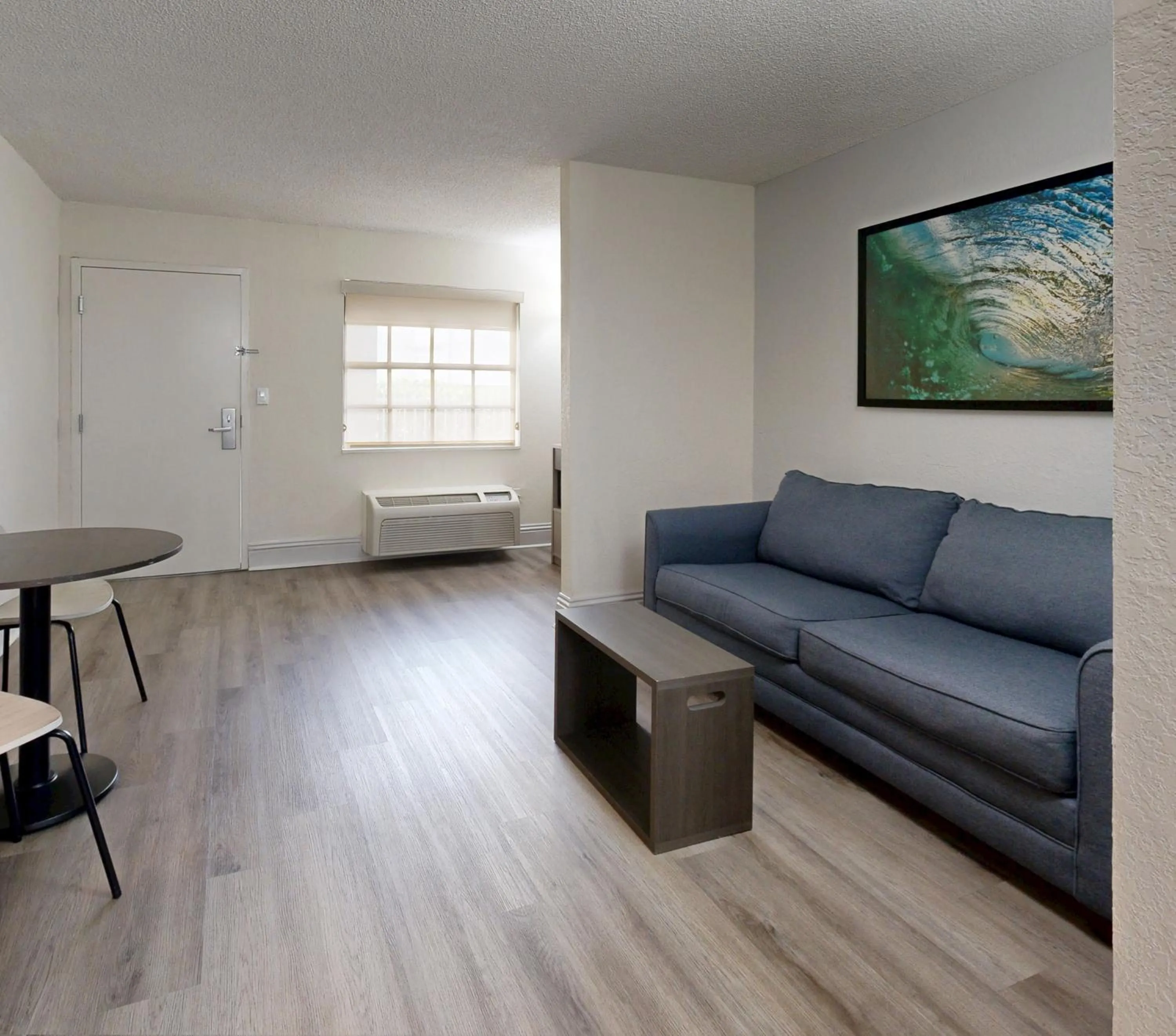 Seating area in Avanti International Resort