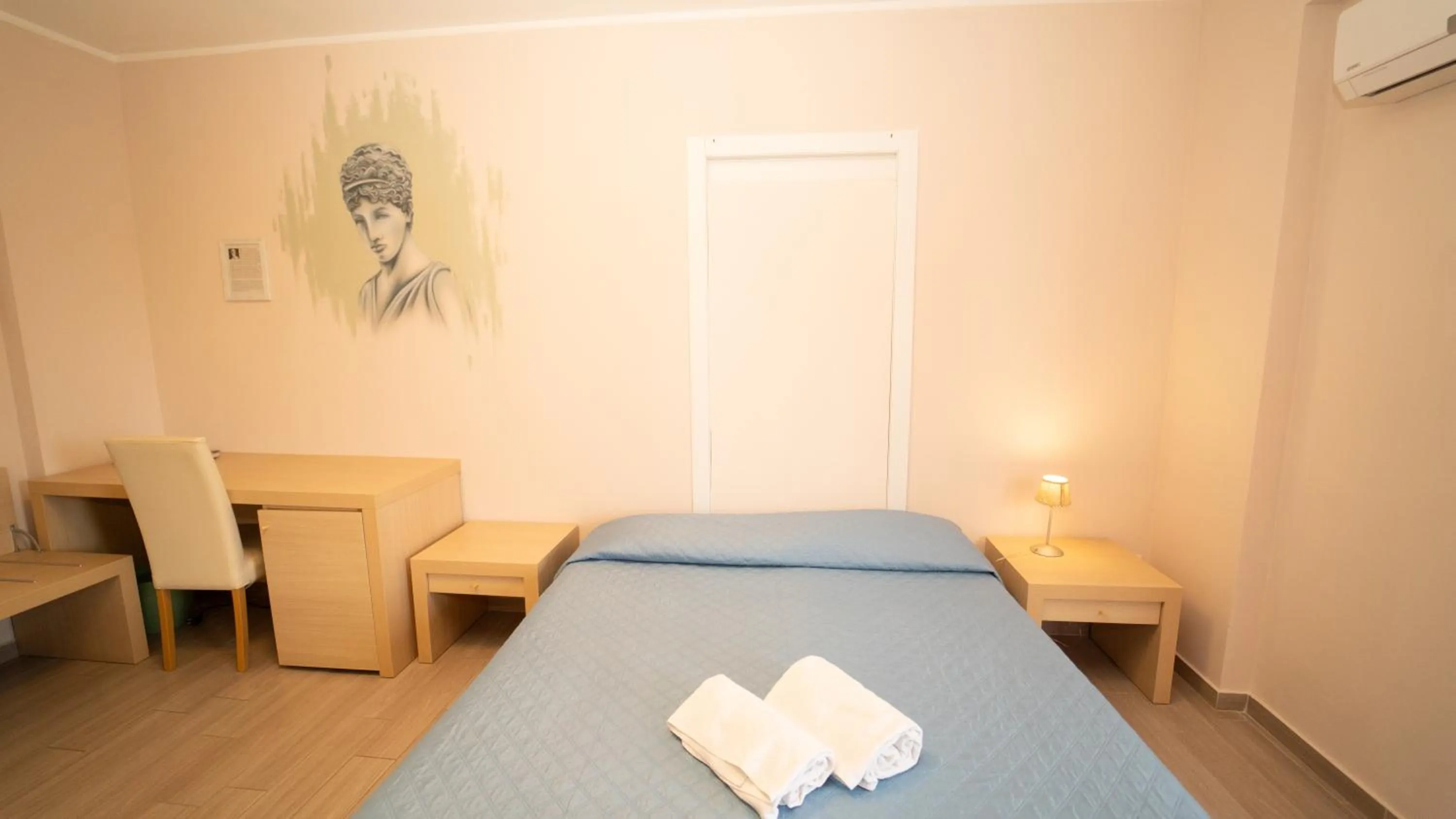 Bed in Taormina Hotel Calipso