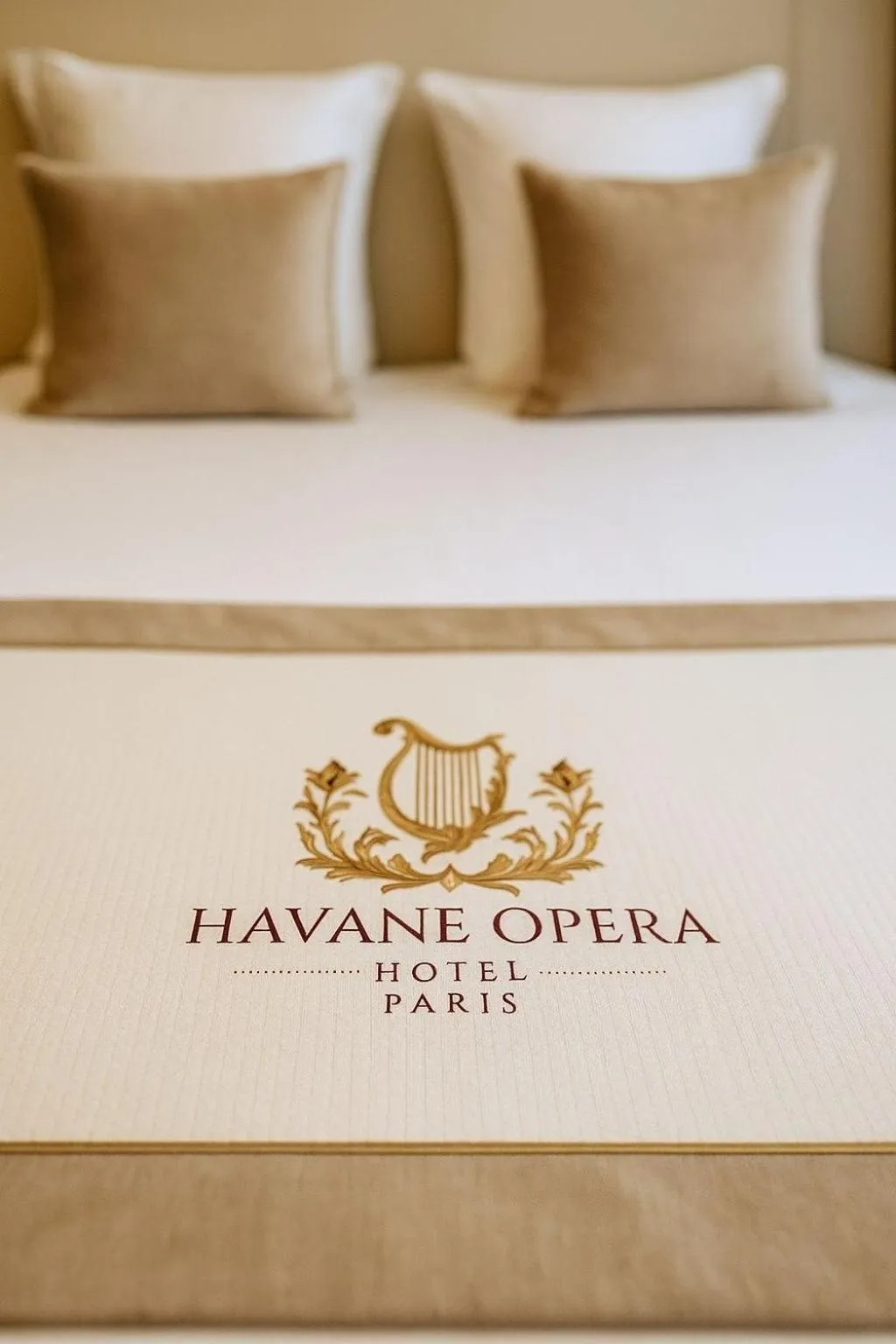 Bed in Hotel Havane Opera