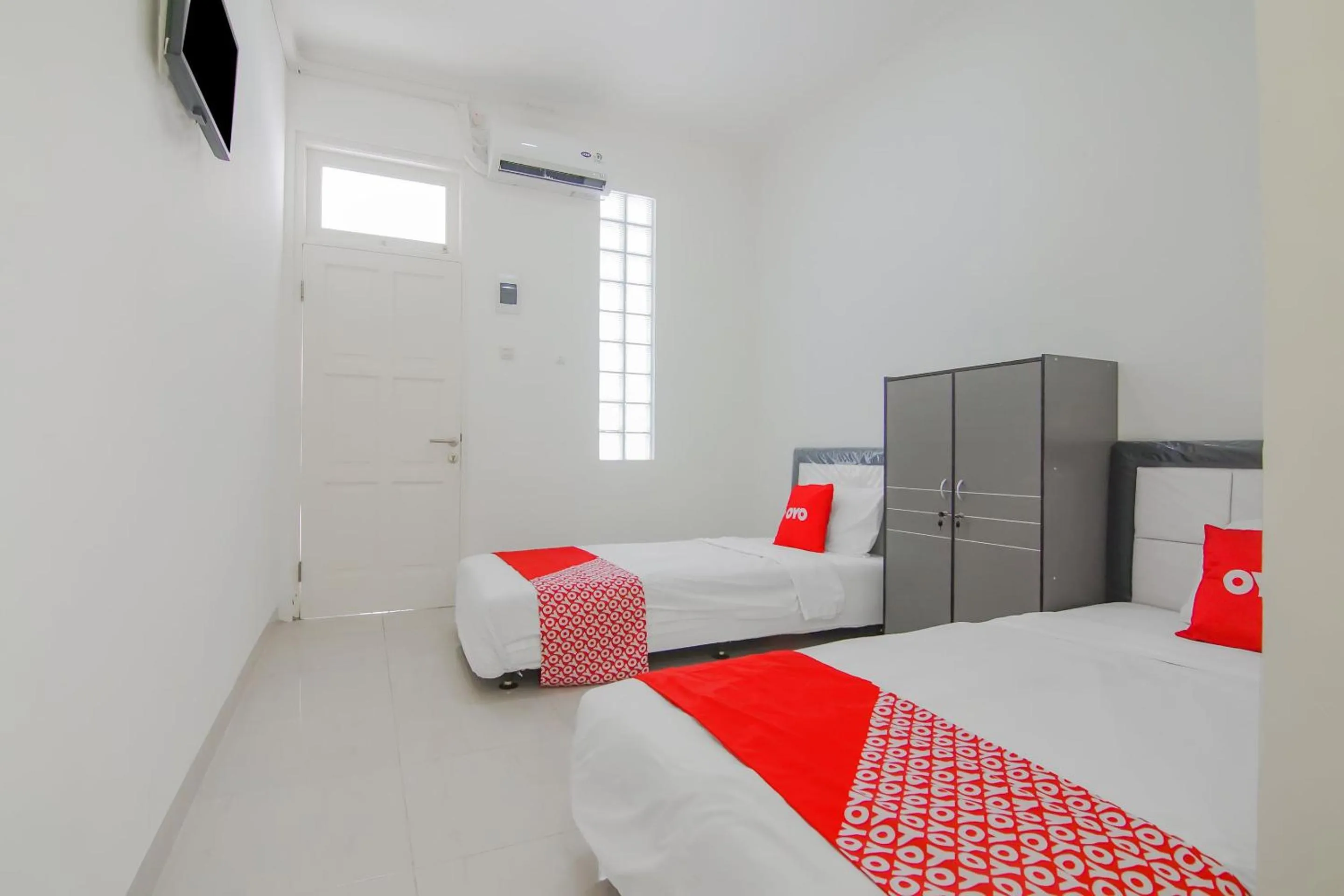 Bedroom, Bed in Capital O 90342 Kemang Garden