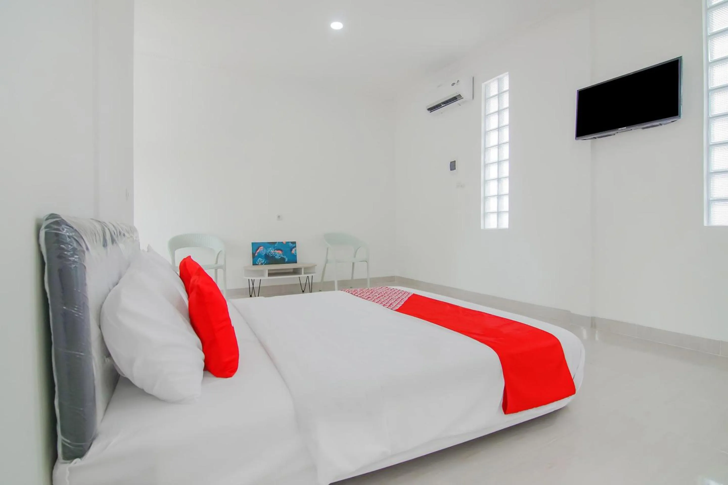 Bedroom, Bed in Capital O 90342 Kemang Garden