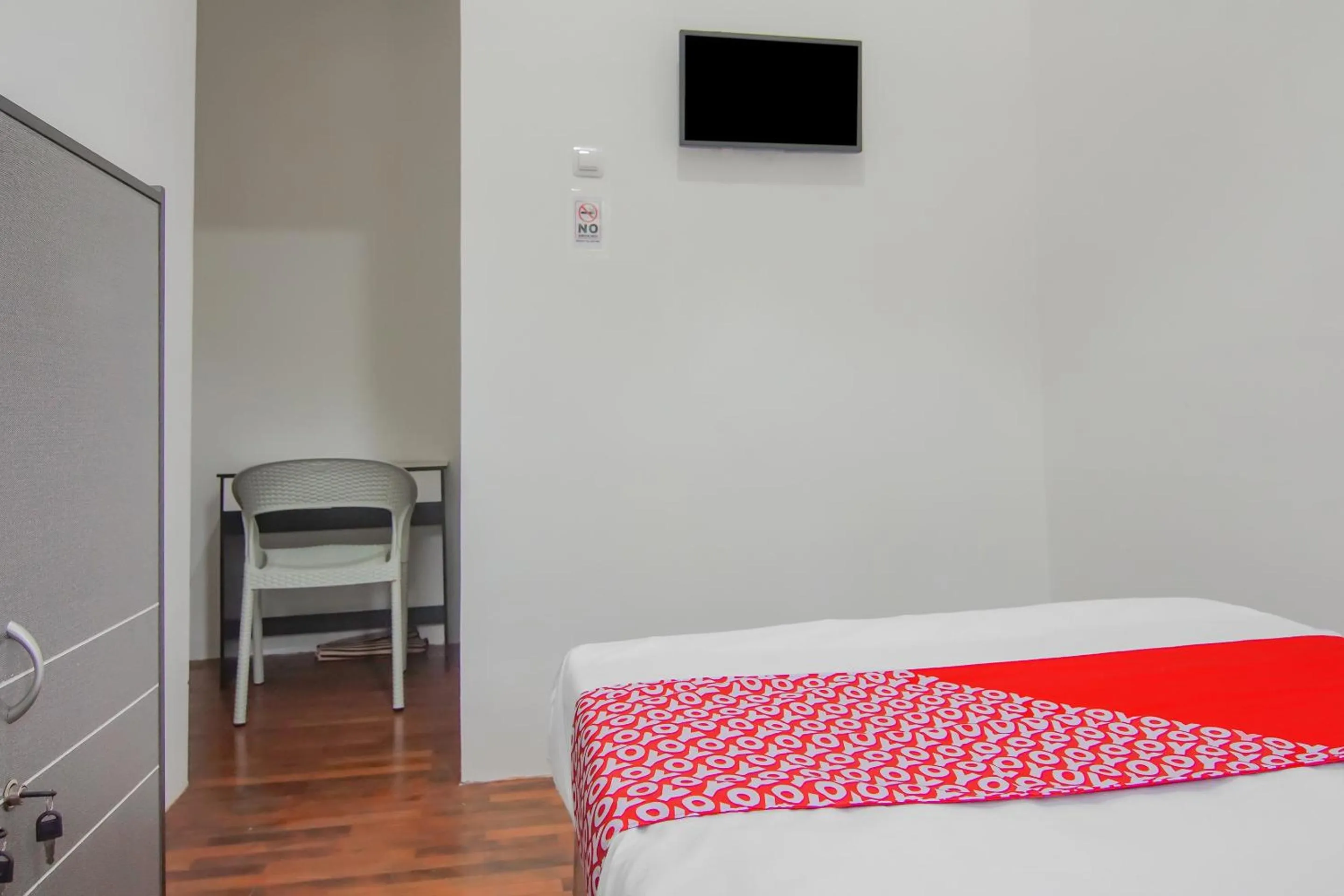 Bedroom, Bed in Capital O 90342 Kemang Garden