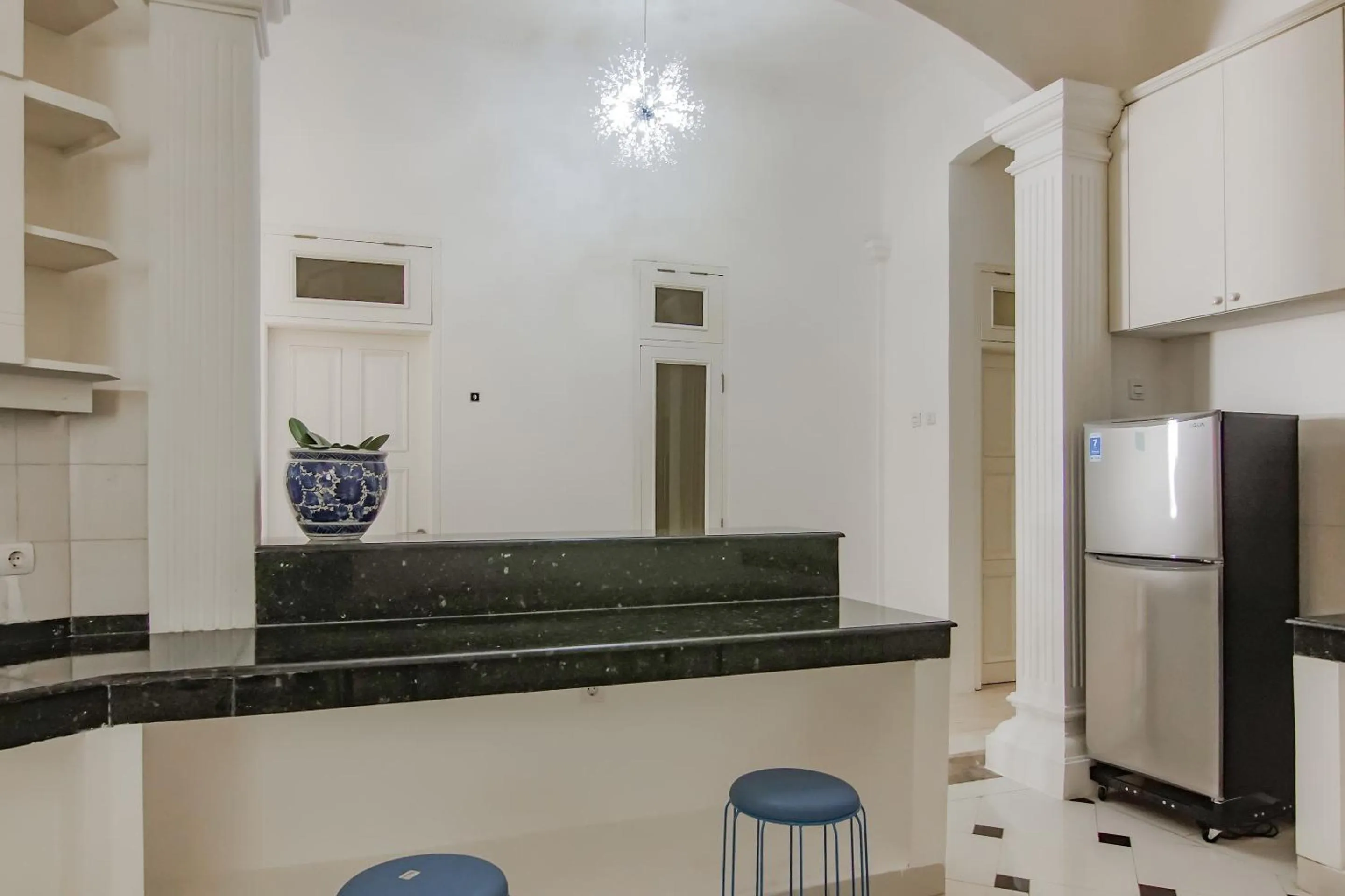 Restaurant/places to eat in Capital O 90342 Kemang Garden