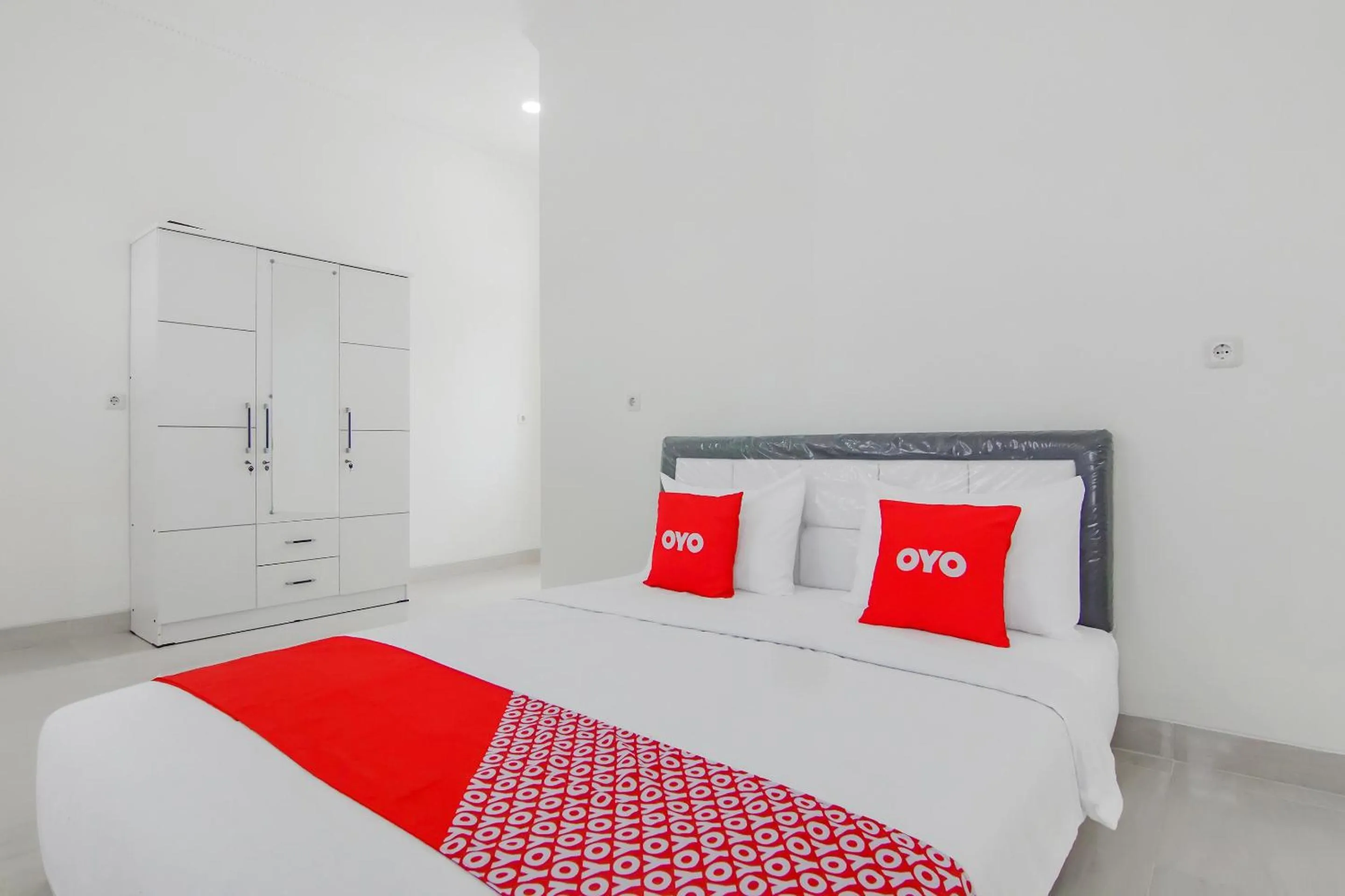 Bedroom, Bed in Capital O 90342 Kemang Garden