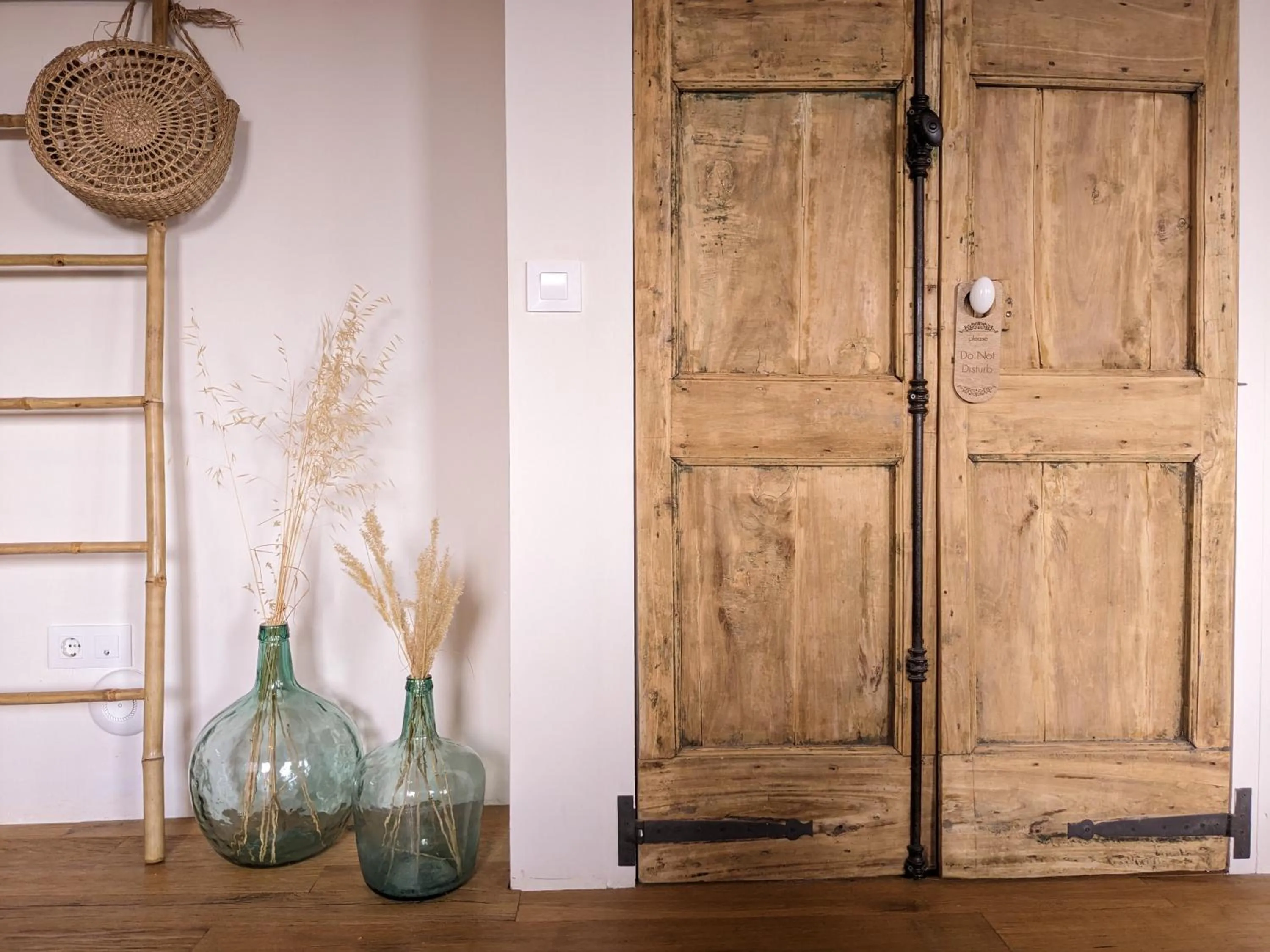 Decorative detail in Mas Oms