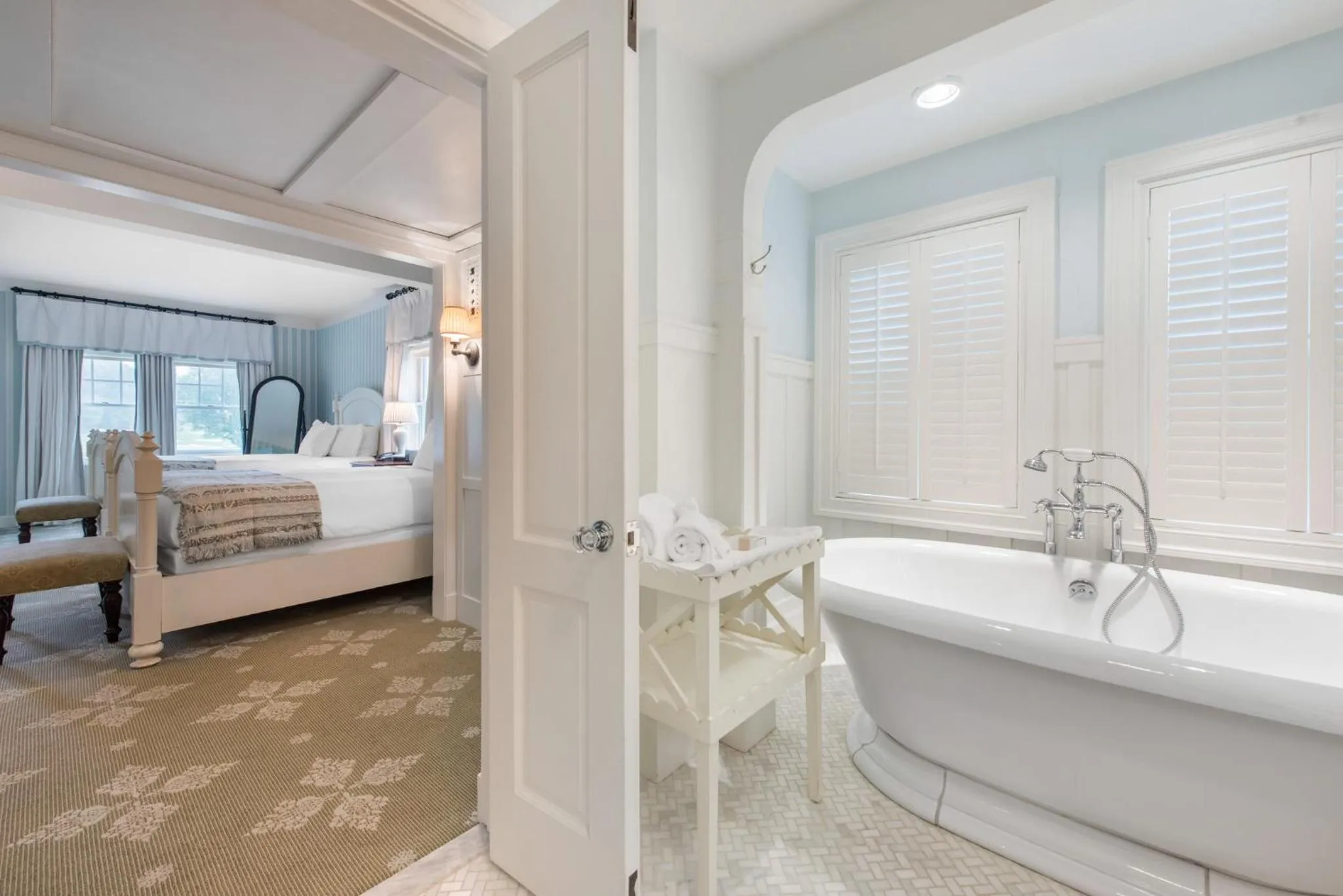 Photo of the whole room, Bed in Omni Bedford Springs Resort & Spa