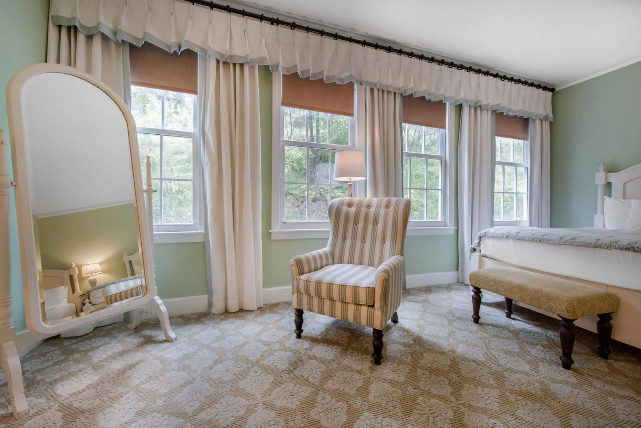 Photo of the whole room, Bed in Omni Bedford Springs Resort & Spa