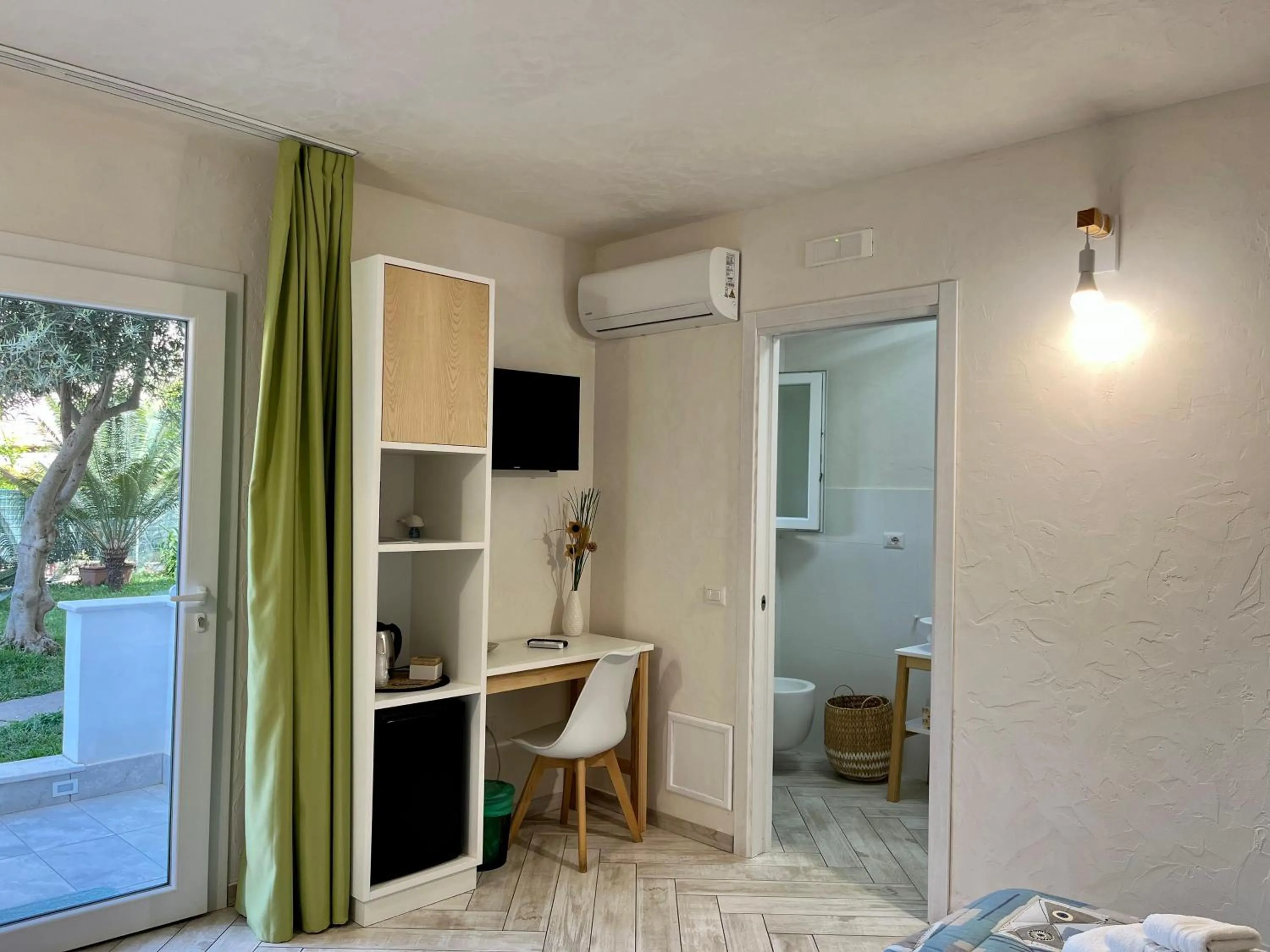 TV and multimedia in B&B Kamalei Tropea