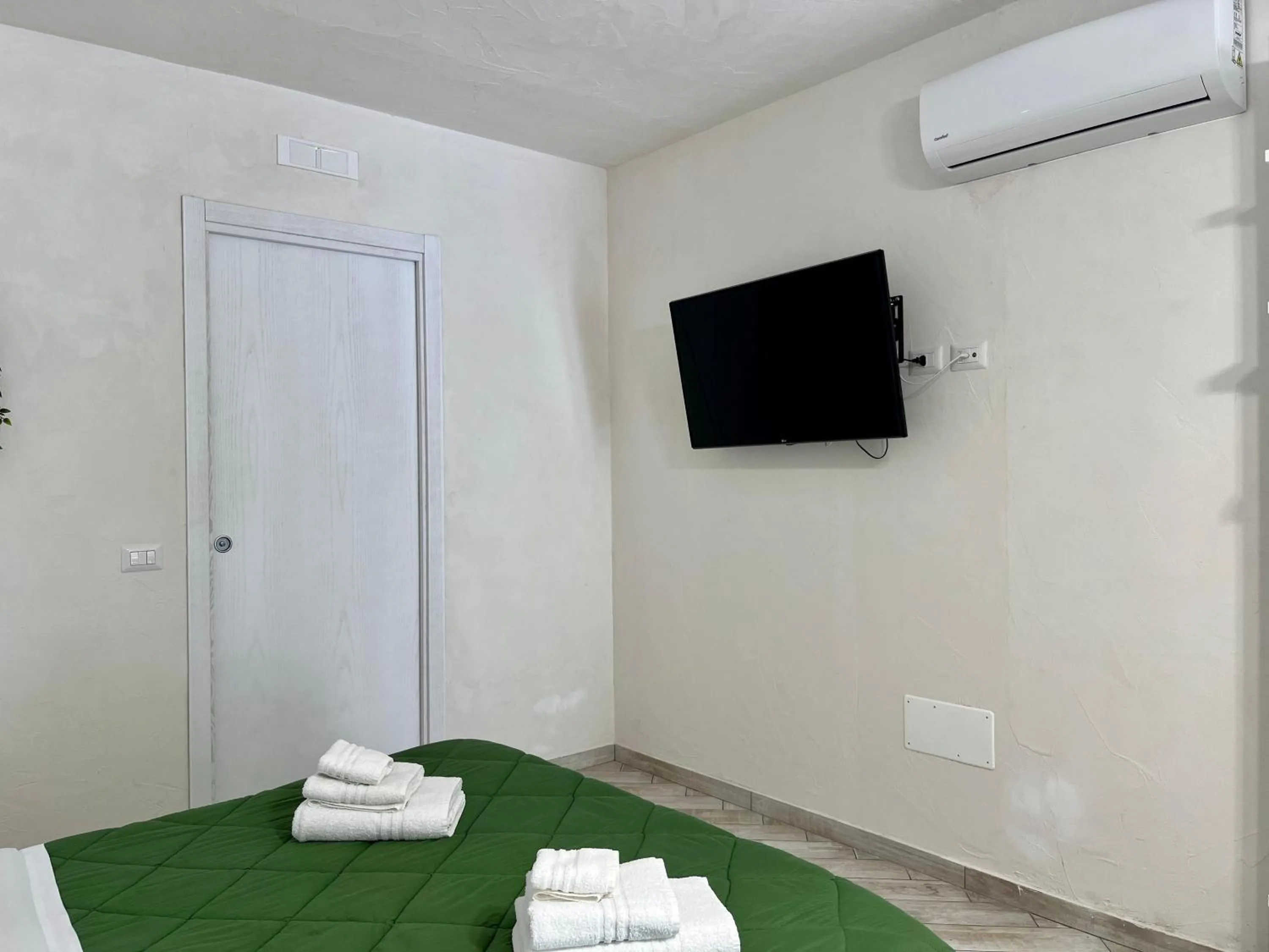 TV and multimedia in B&B Kamalei Tropea