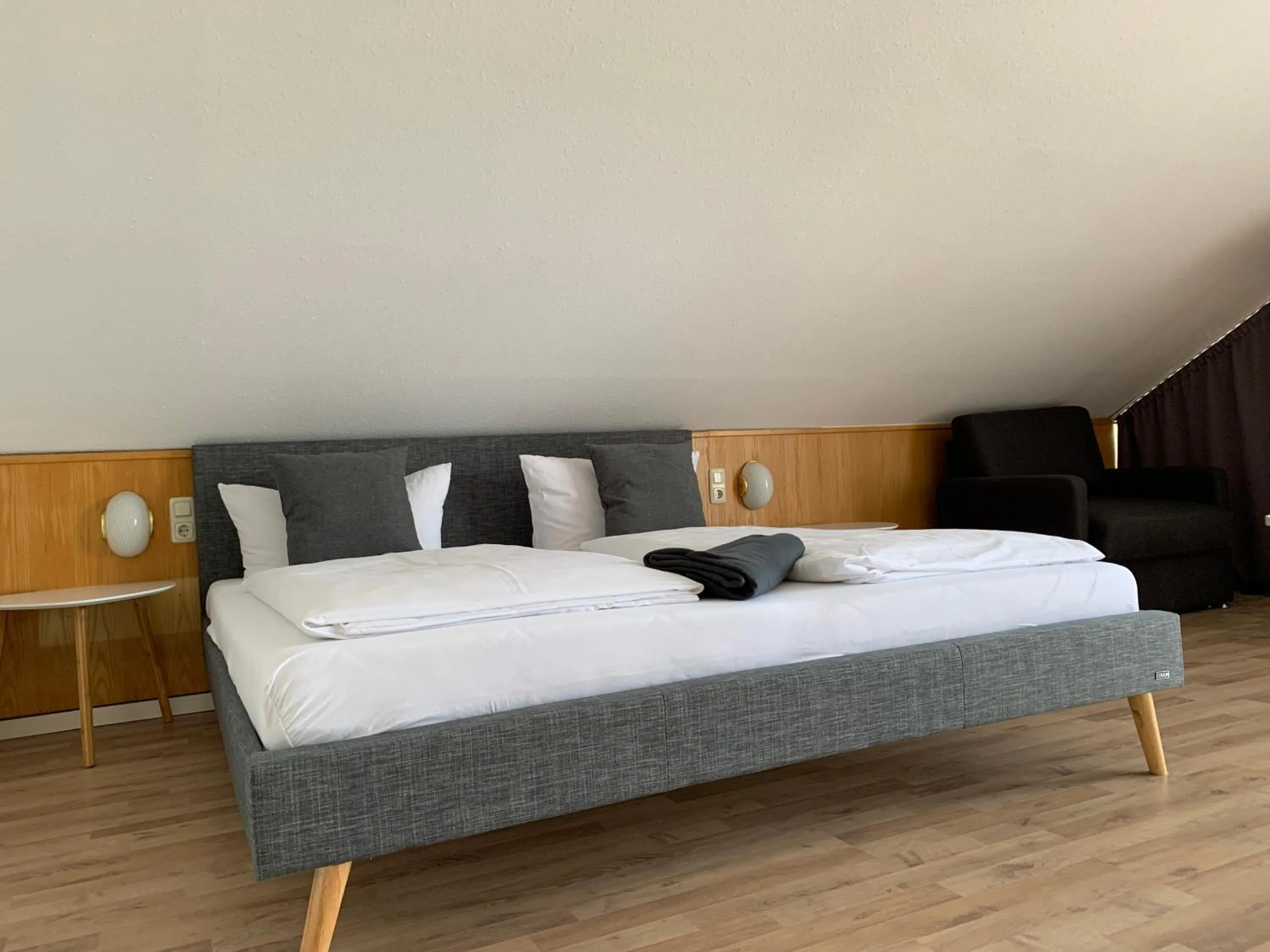 Property building, Bed in Parkhotel Cham