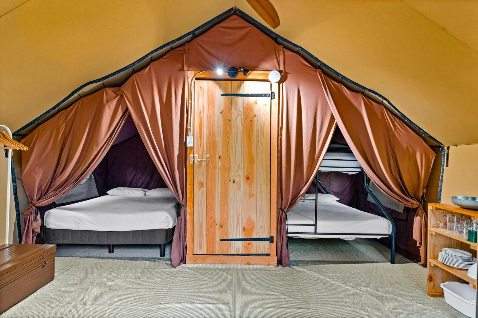 Bed in Huttopia Lake George - Adirondacks