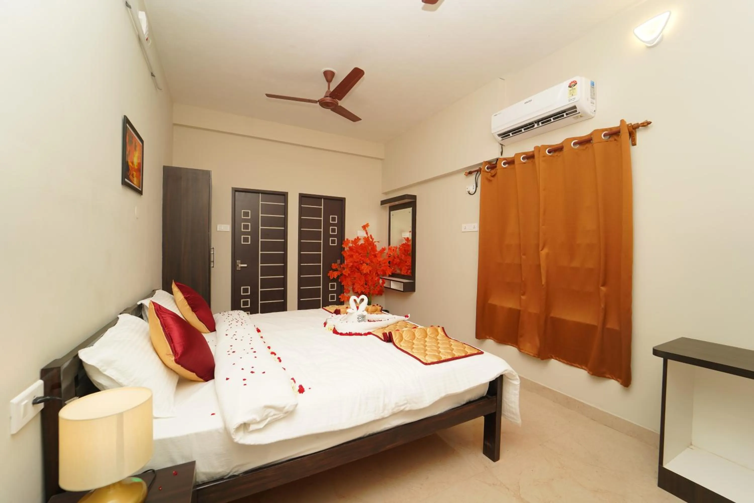 Bed in Hotel Akshith Inn