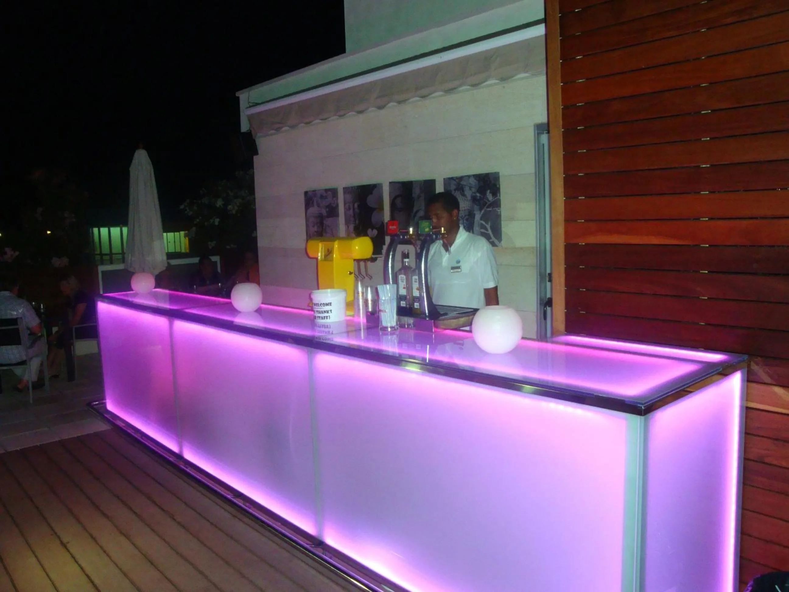 Staff in Hotel Villamarina Club