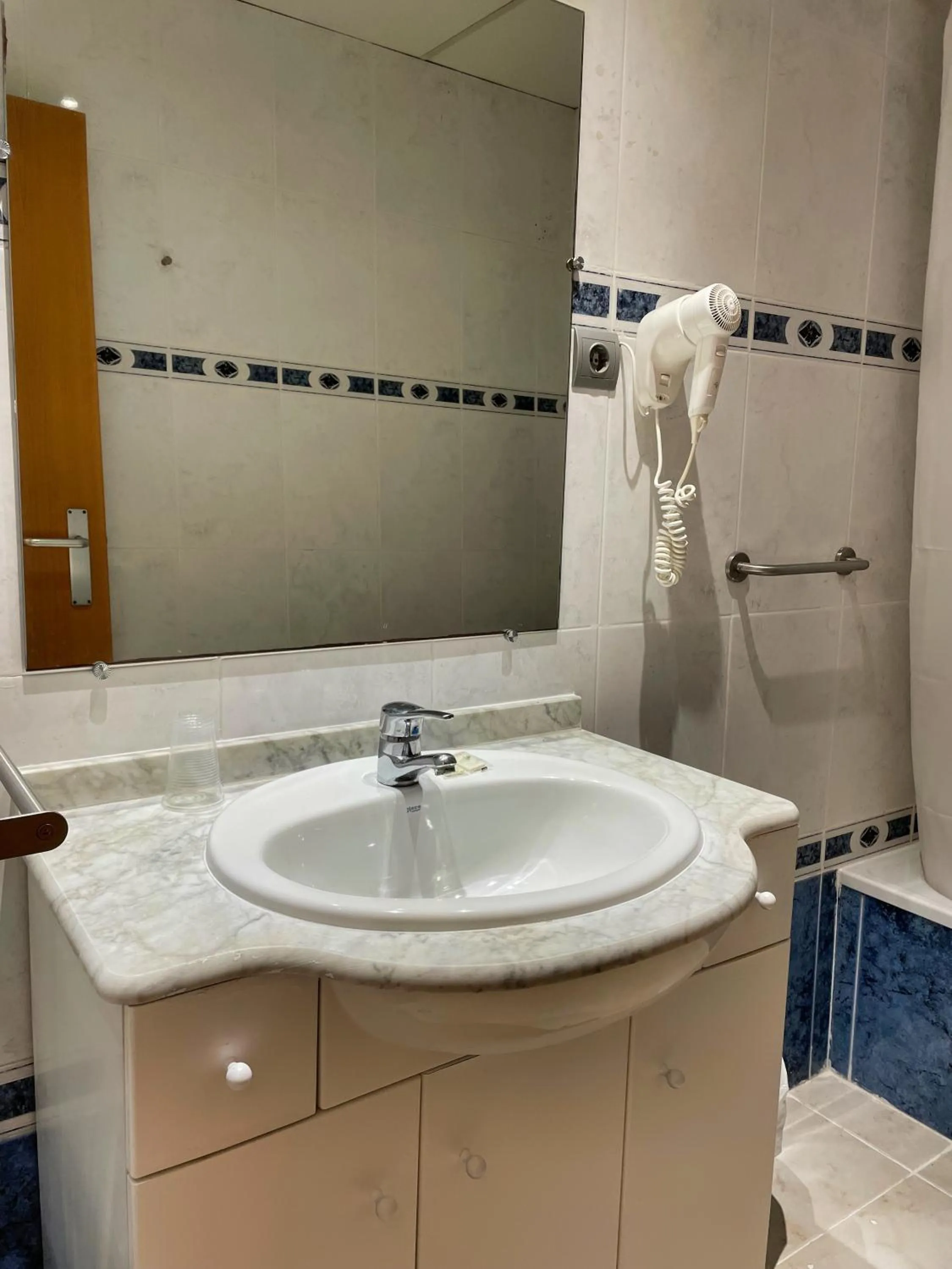 Bathroom in Hotel Villamarina Club