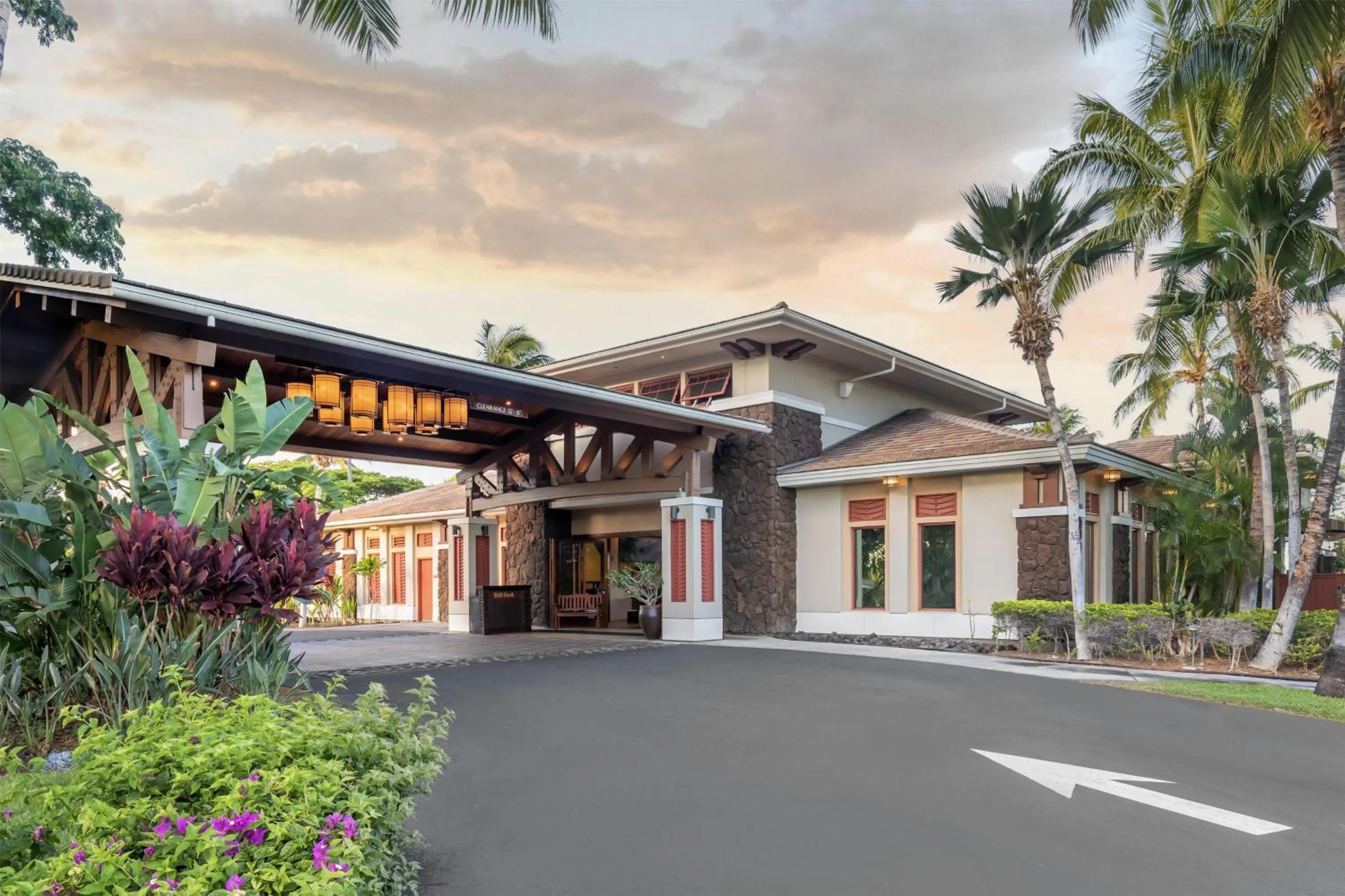 Property building in Hilton Grand Vacations Club Kohala Suites Waikoloa