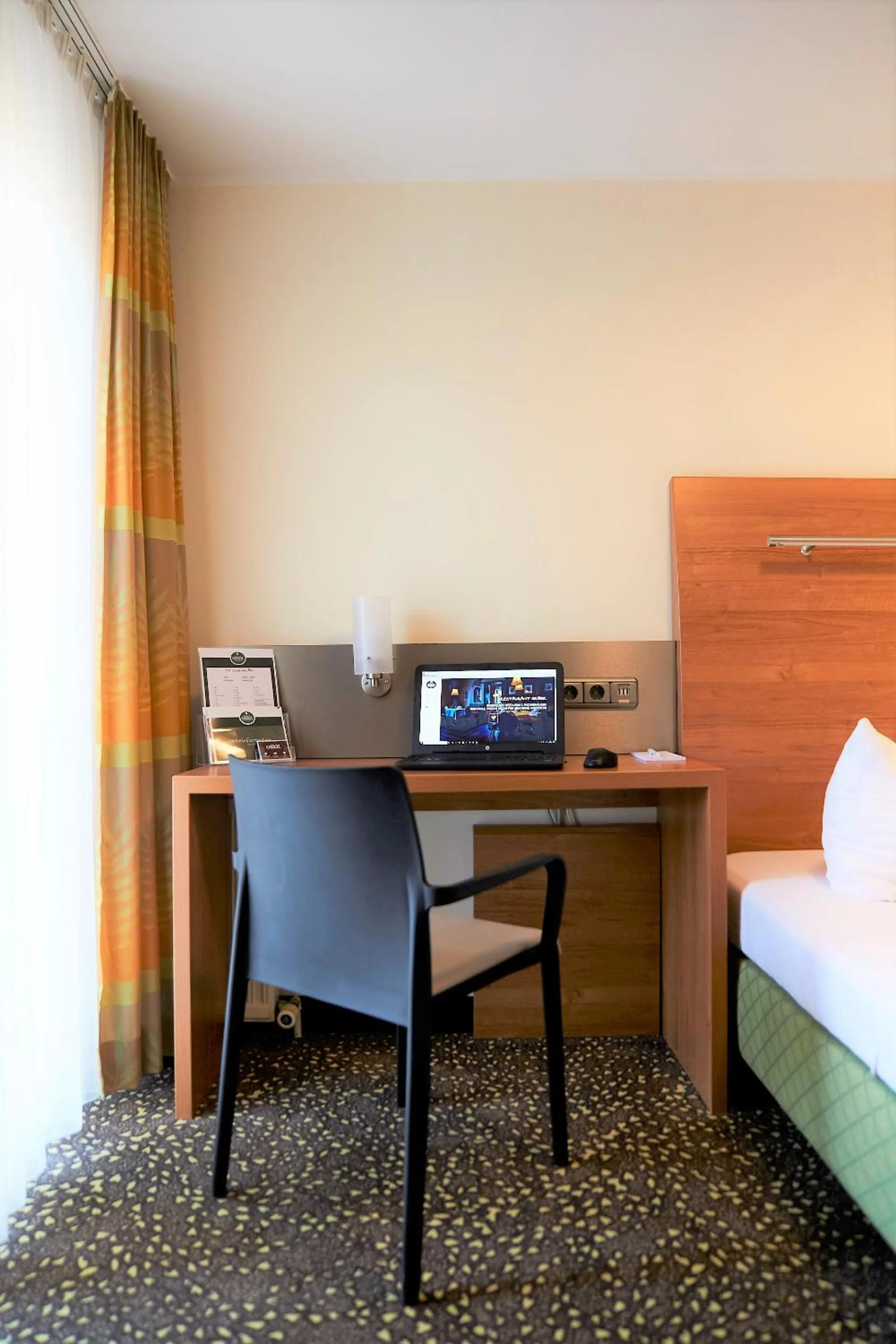 Photo of the whole room, Bed in Hotel Restaurant Erber