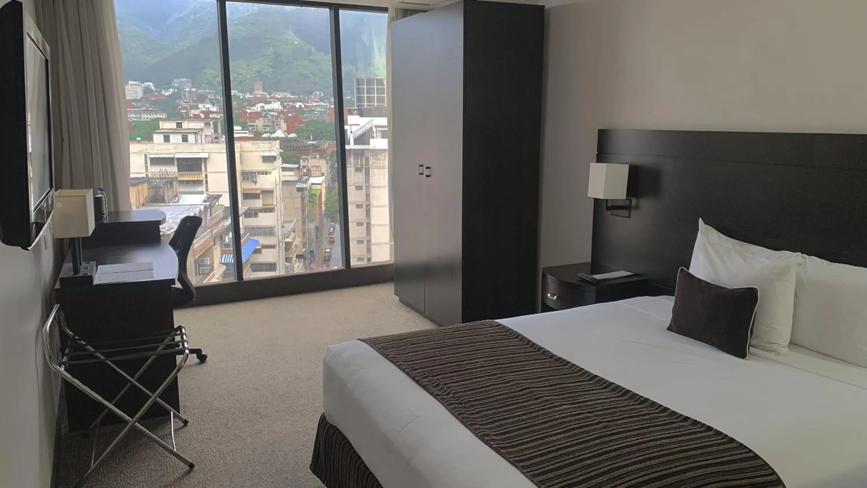 Deluxe Room - single occupancy in HOTEL CHACAO SUITES Deluxe Room - single occupancy in HOTEL CHACAO SUITES