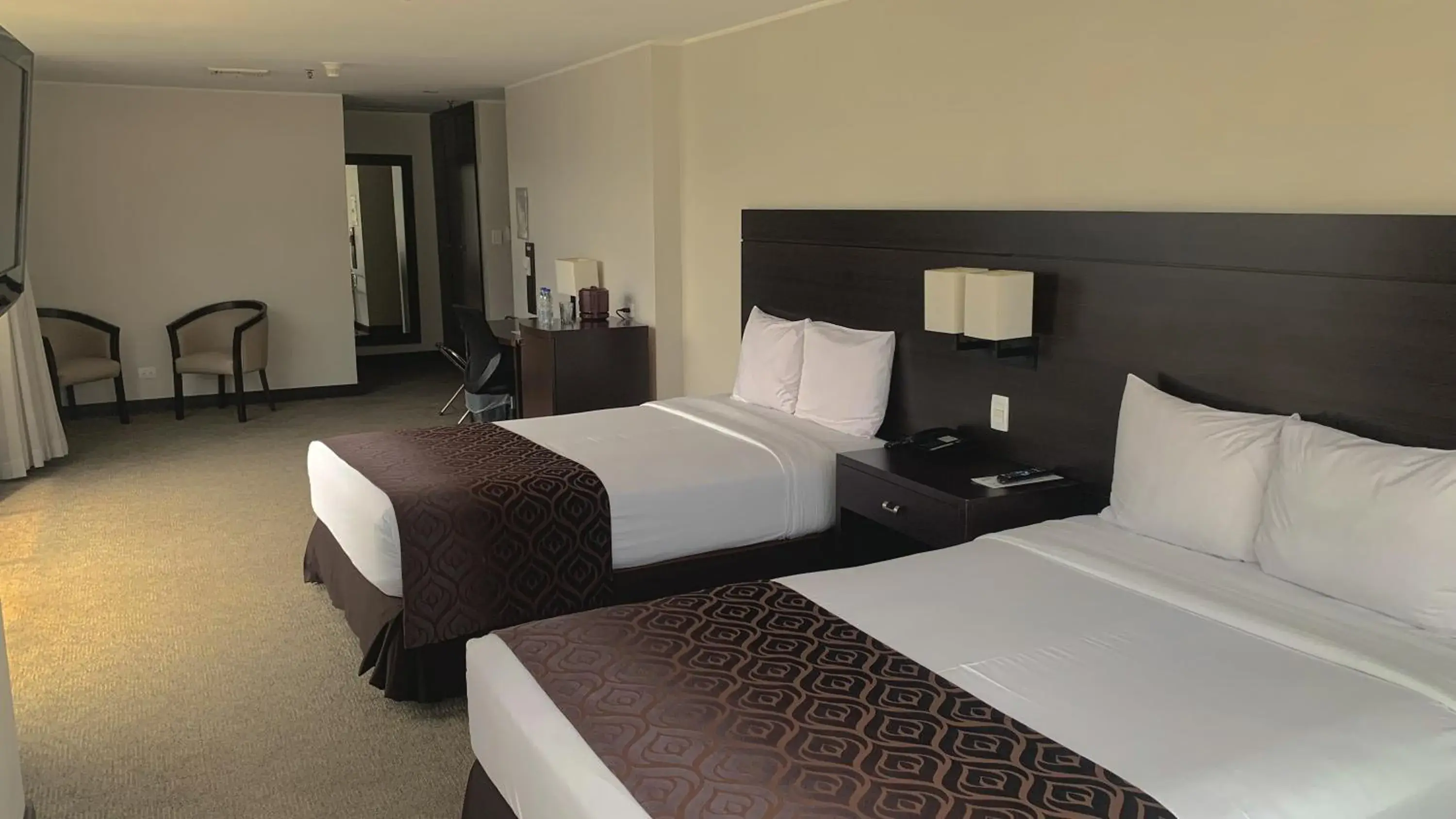 Superior Twin Room in HOTEL CHACAO SUITES Superior Twin Room in HOTEL CHACAO SUITES