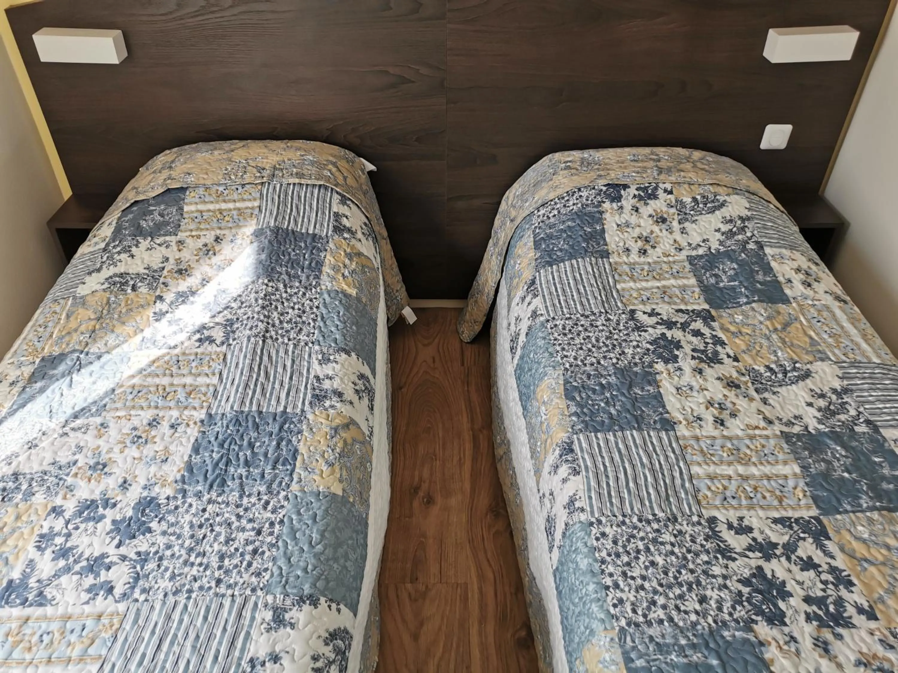 Bed in FASTHOTEL PARIS OUEST BOUAFLE