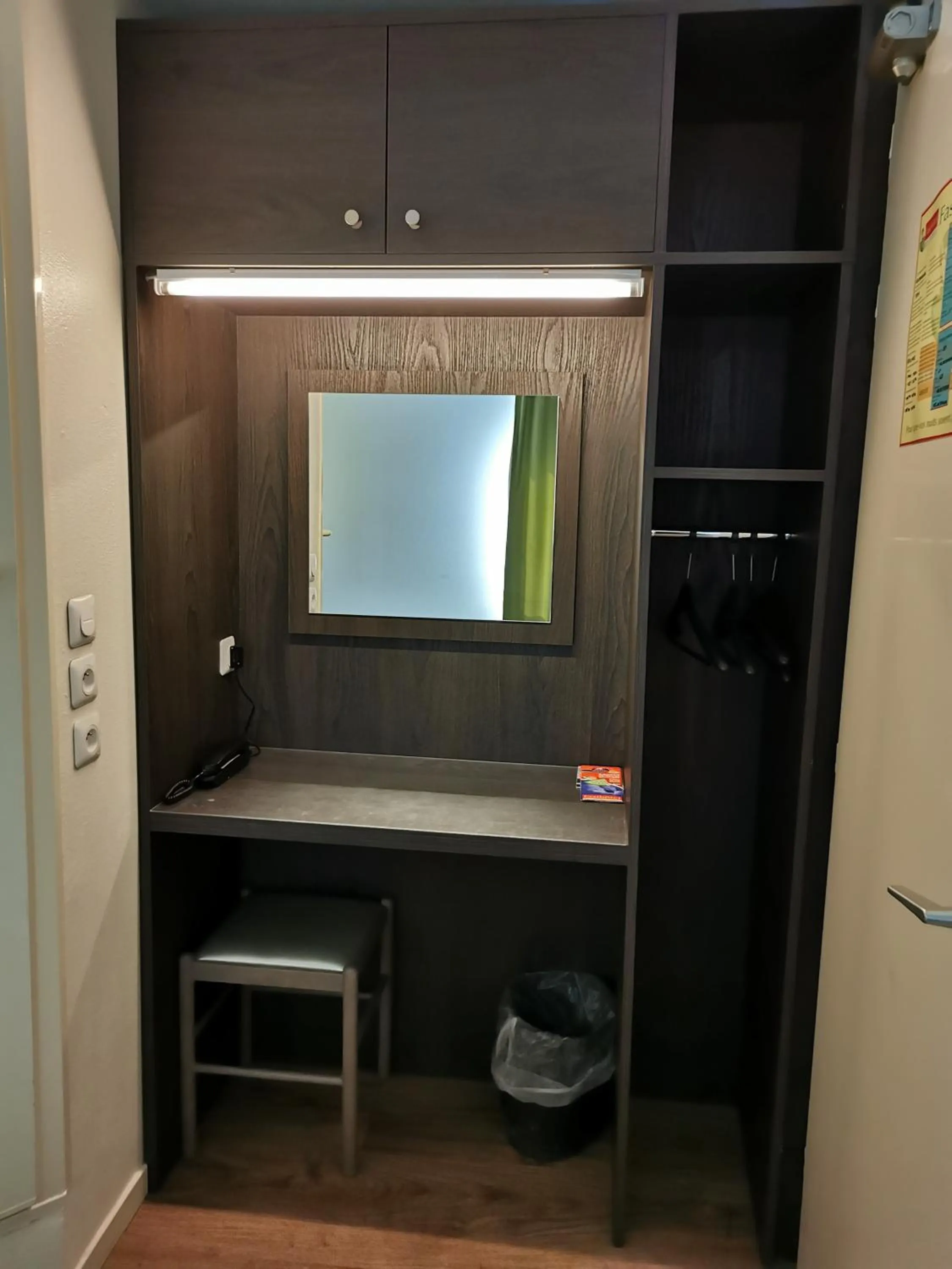 Photo of the whole room in FASTHOTEL PARIS OUEST BOUAFLE