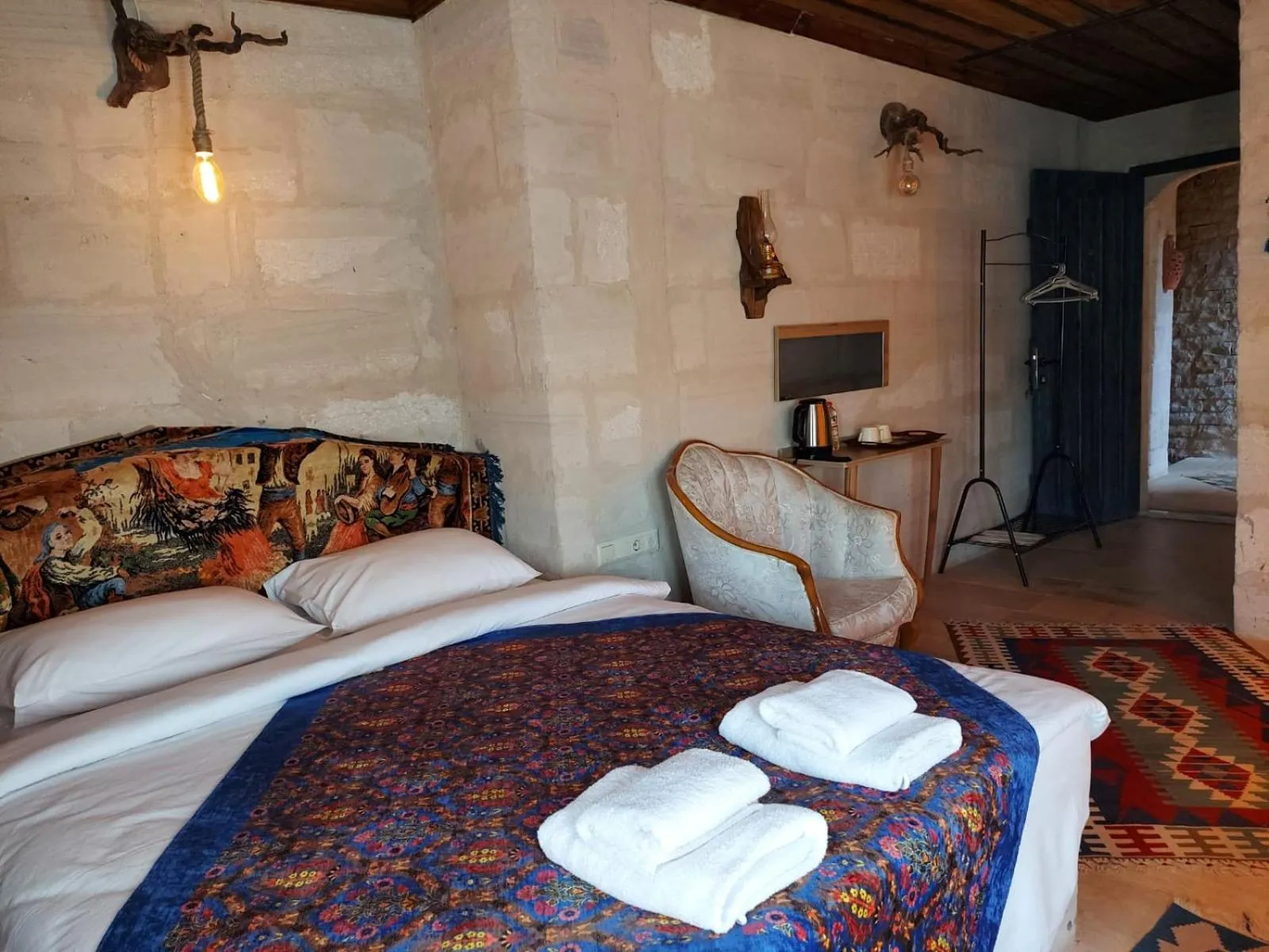 Bed in Duru Cappadocia Stone House