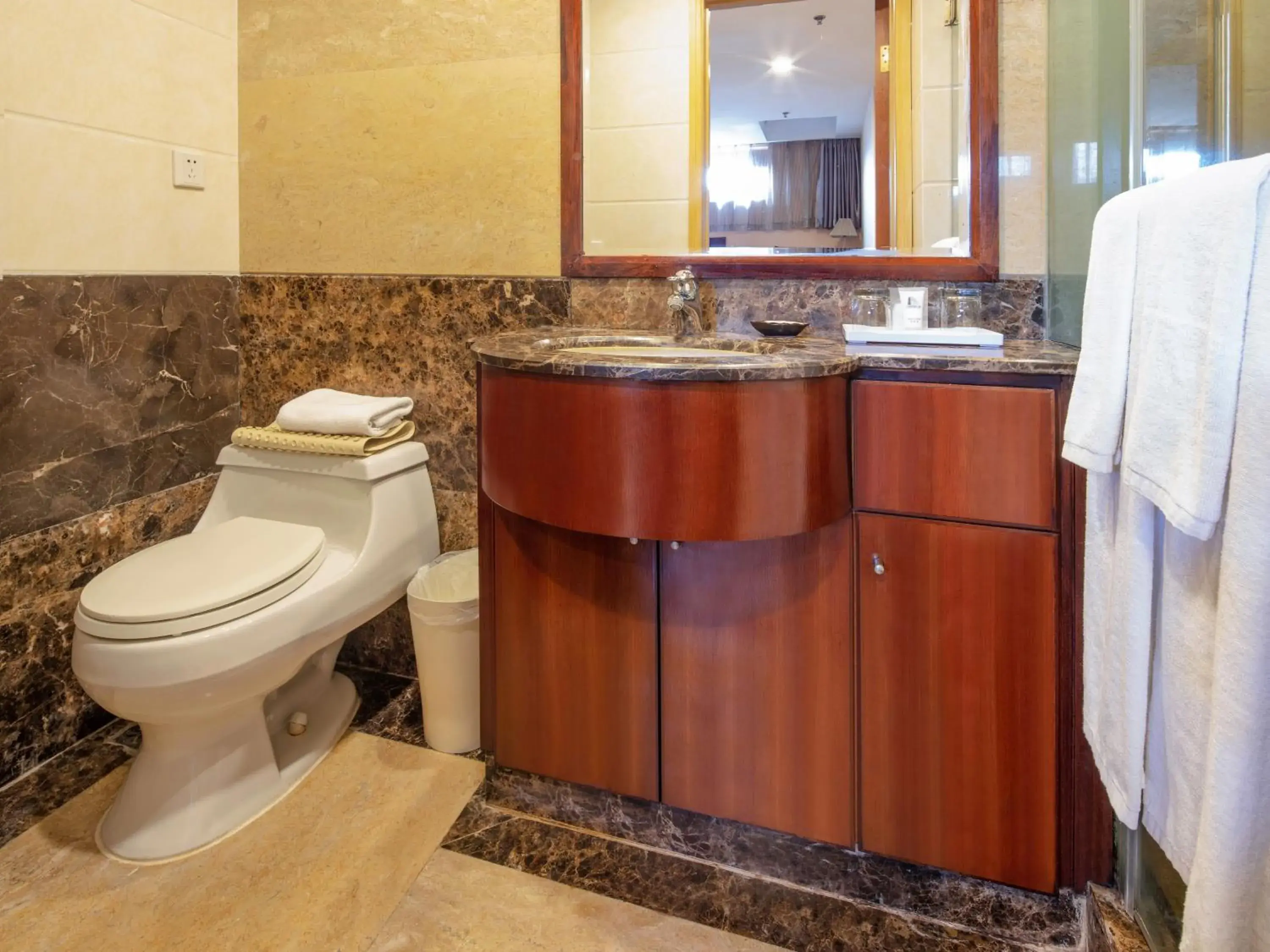 One-Bedroom Executive Studio in Dalian Asia Pacific Service Apartment (Former Somerset Harbour Court Dalian) One-Bedroom Executive Studio in Dalian Asia Pacific Service Apartment (Former Somerset Harbour Court Dalian)