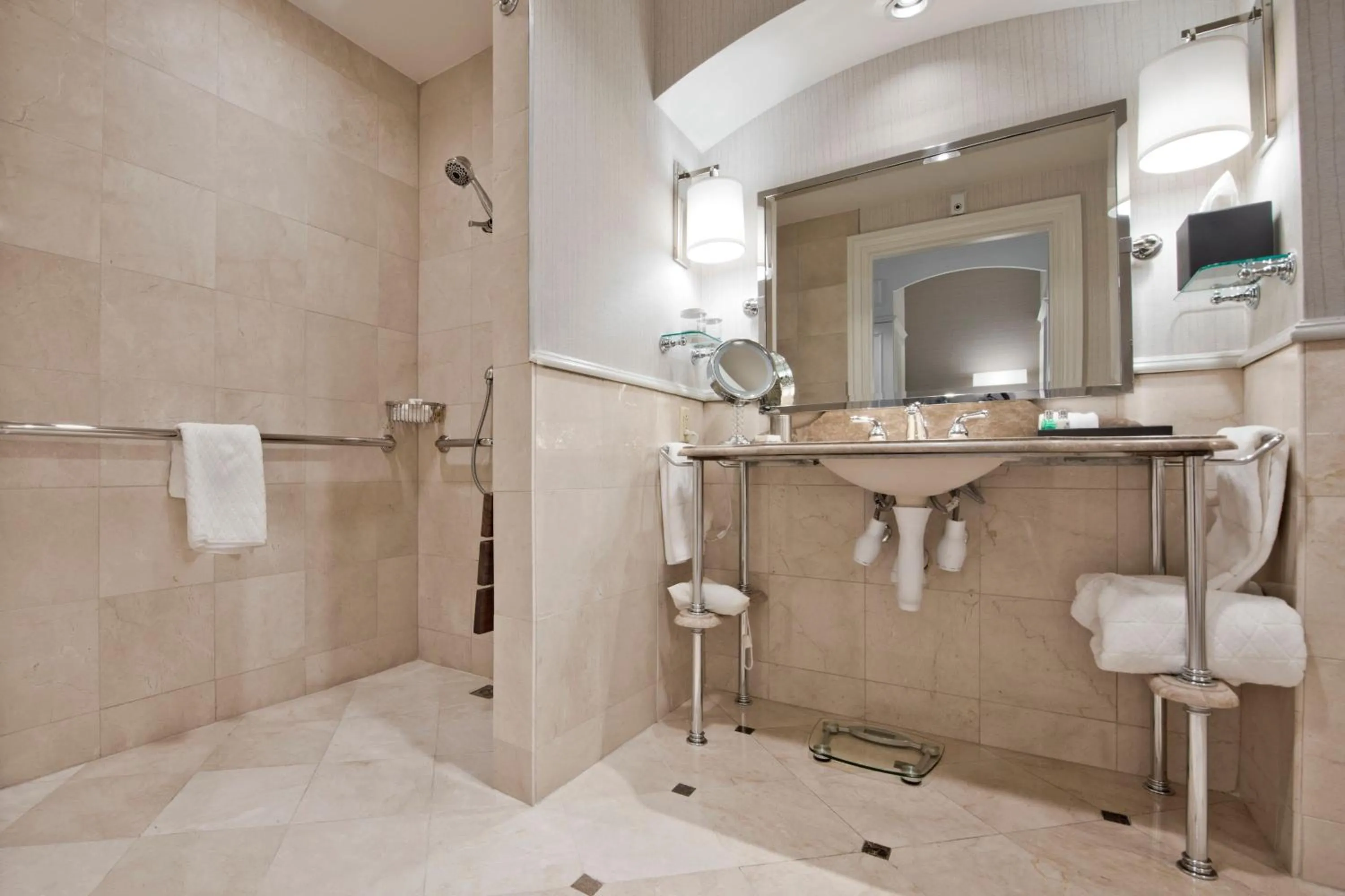Bathroom in The Ballantyne, a Luxury Collection Hotel, Charlotte