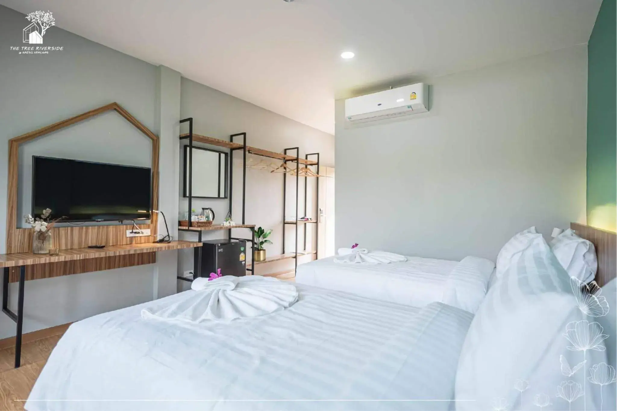 Superior Twin Room in The Tree Riverside Resort Kaeng Krachan Superior Twin Room in The Tree Riverside Resort Kaeng Krachan