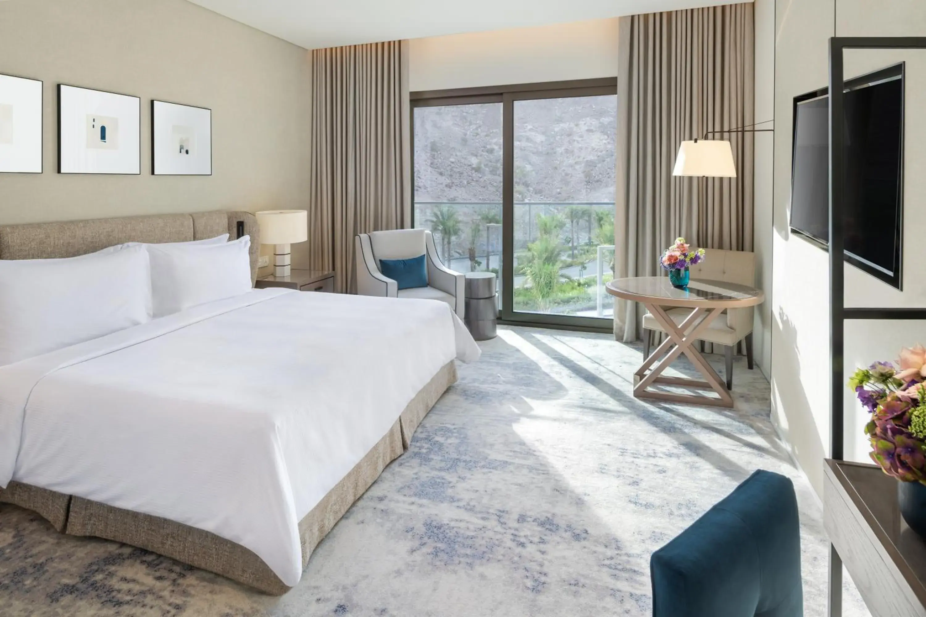 Deluxe Room Mountain View King in Address Beach Resort Fujairah Deluxe Room Mountain View King in Address Beach Resort Fujairah