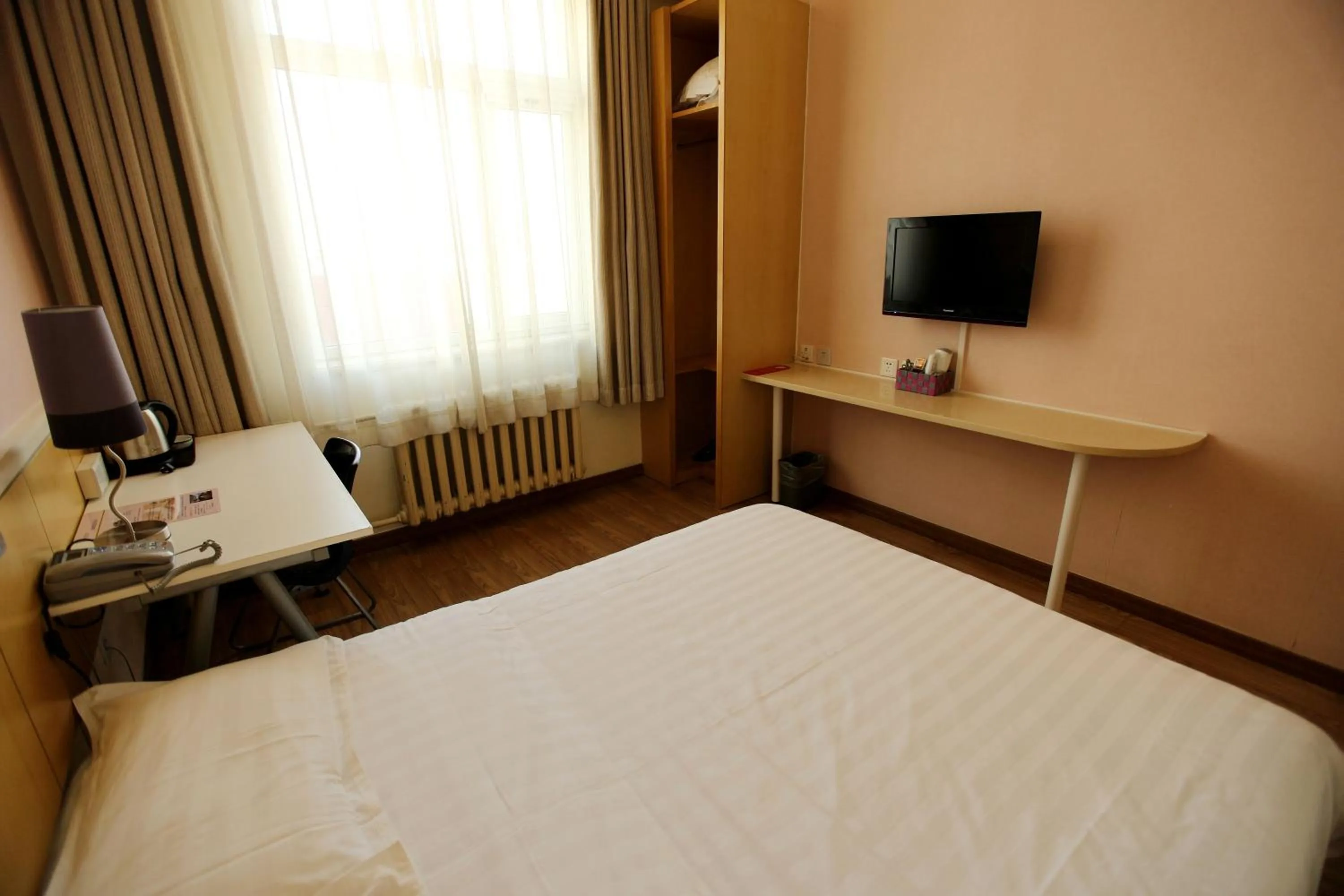 Bed in Beijing Sicily Hotel