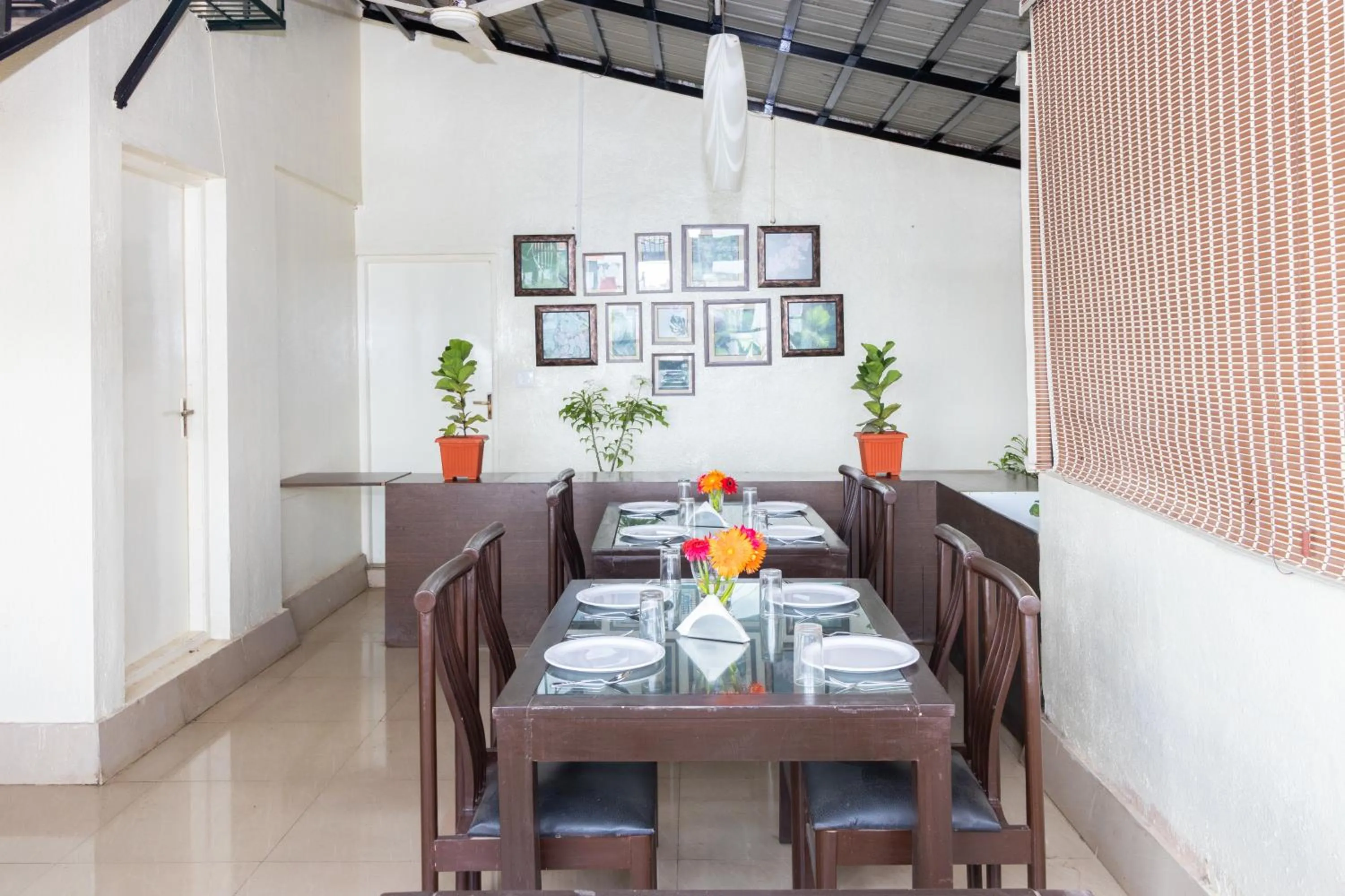 Restaurant/places to eat in Sanctum Suites Domlur Bangalore
