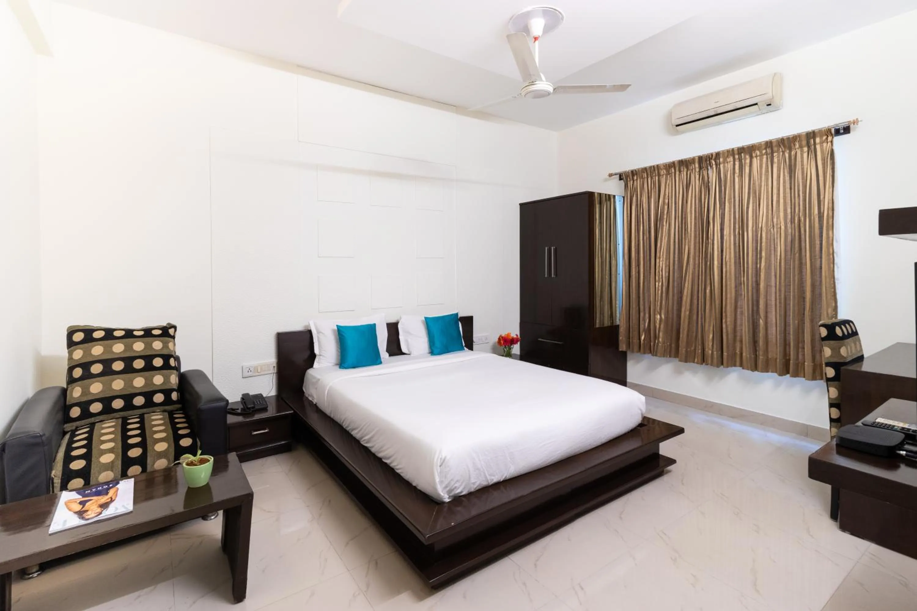 Bed in Sanctum Suites Domlur Bangalore