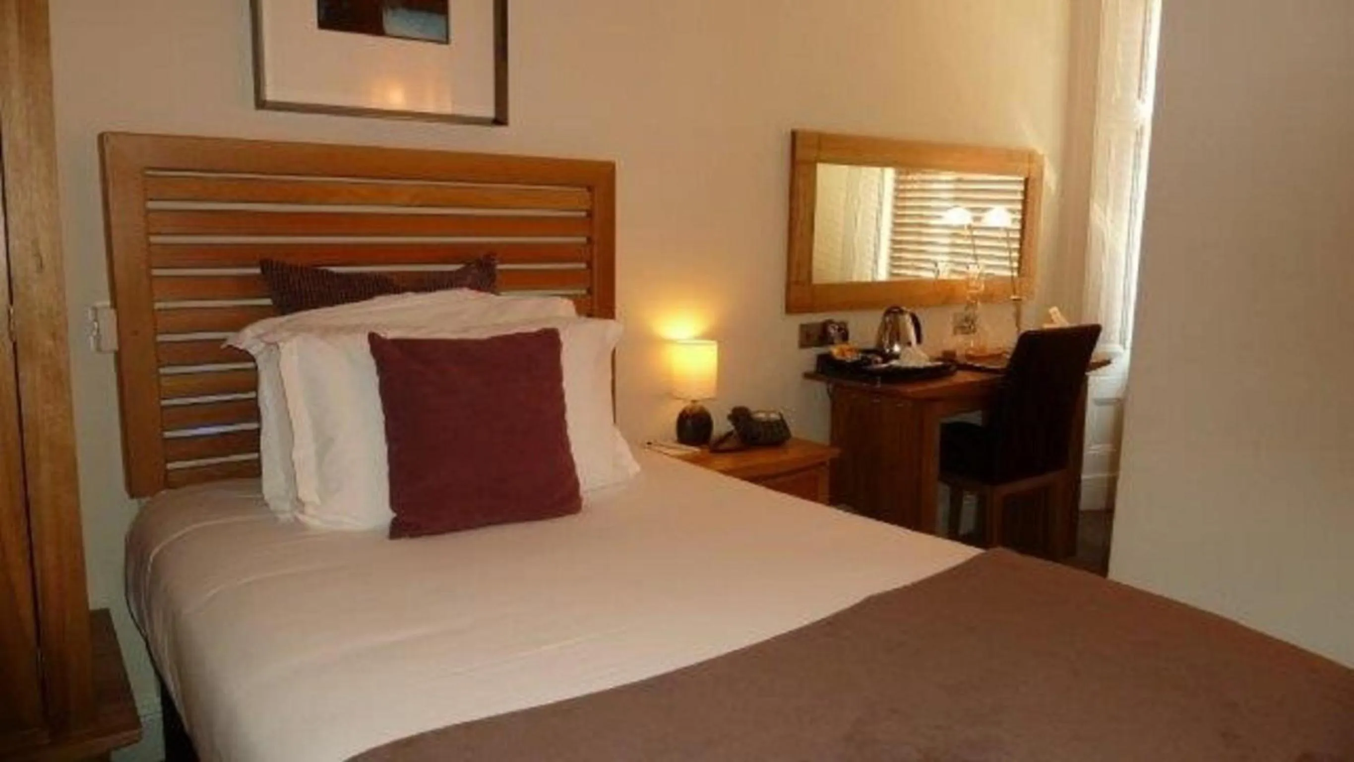 Bed in The Frenchgate Hotel