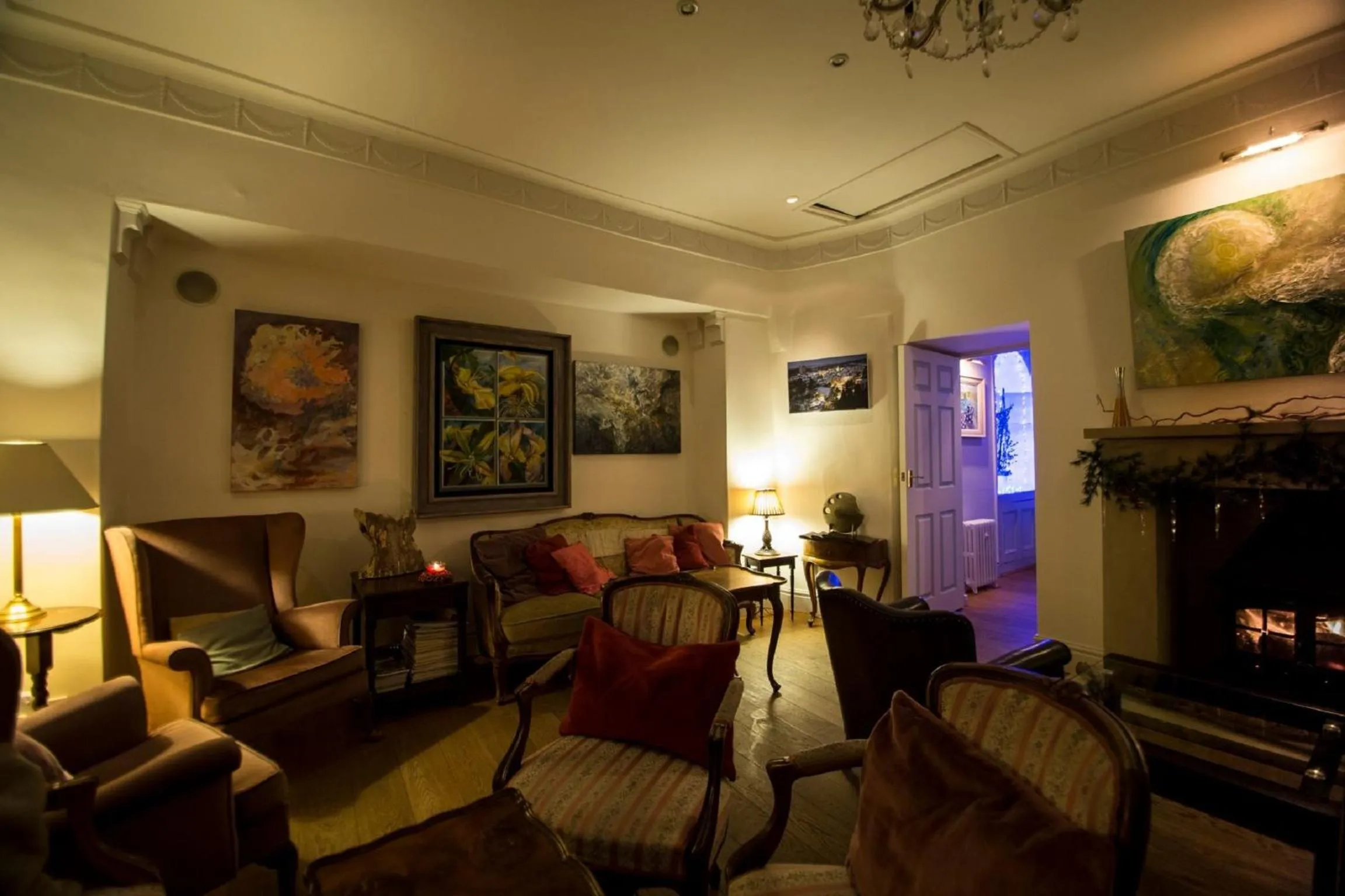 Communal lounge/ TV room in The Frenchgate Hotel