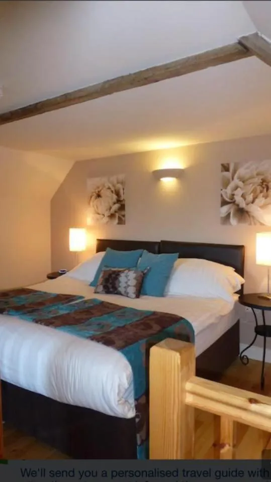 Photo of the whole room in Park Farm